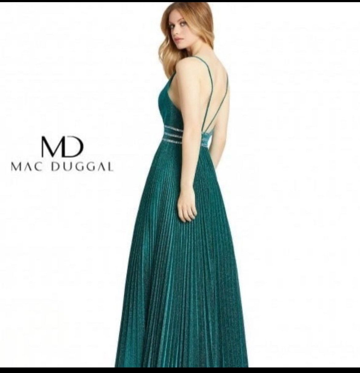 Style 30710M Mac Duggal Size 6 Prom Plunge Green A-line Dress on Queenly