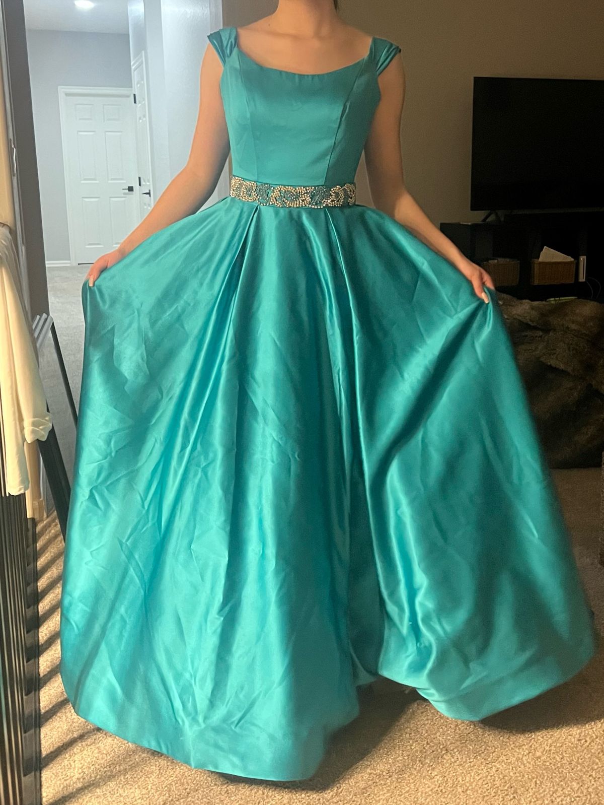 Queenly | Buy and sell prom, pageant, and formal dresses