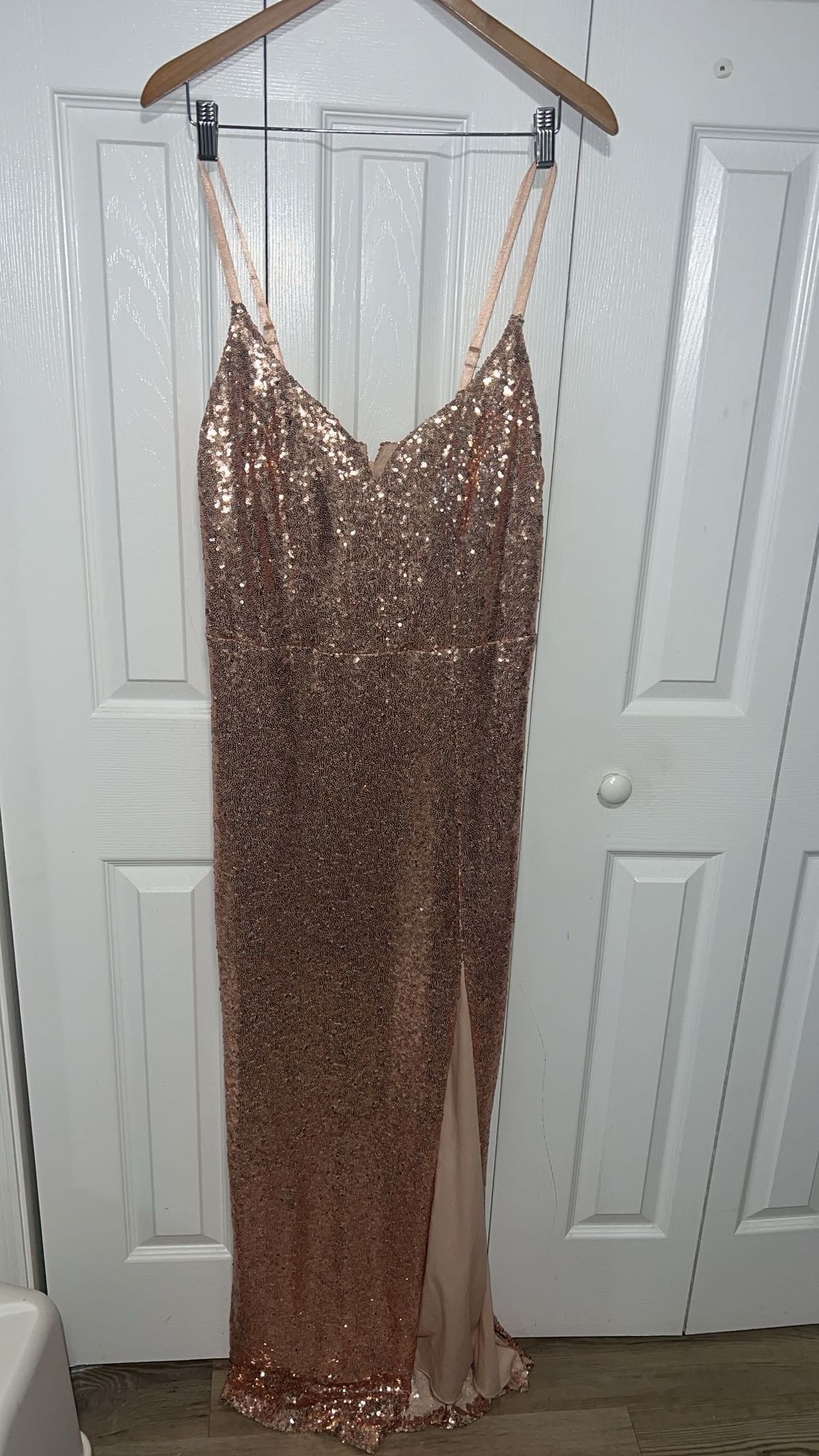 Plus Size 16 Plunge Nude A-line Dress on Queenly