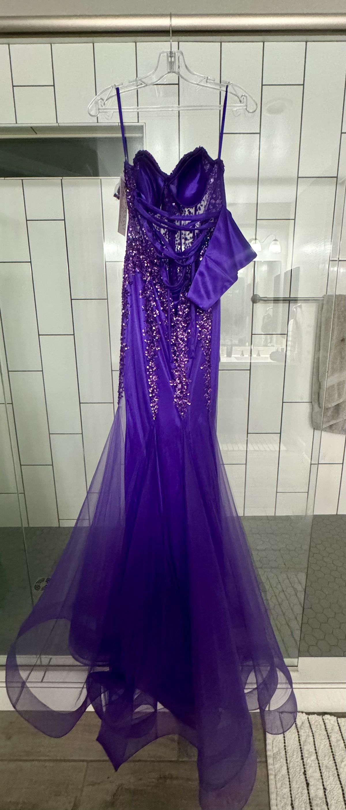 Style 7051 Amelia Couture  Size 6 Purple Side Slit Dress on Queenly