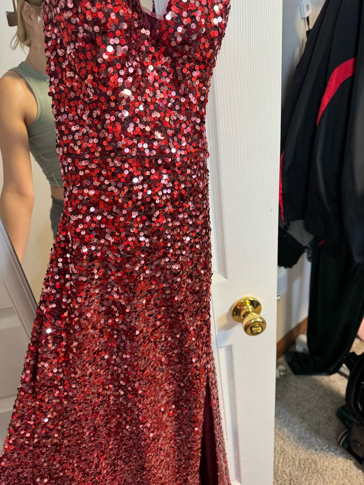 2Cute Size 2 Prom Plunge Red Mermaid Dress on Queenly