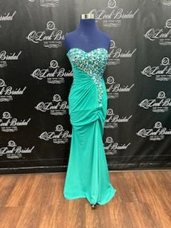 Queenly | Buy and sell prom, pageant, and formal dresses