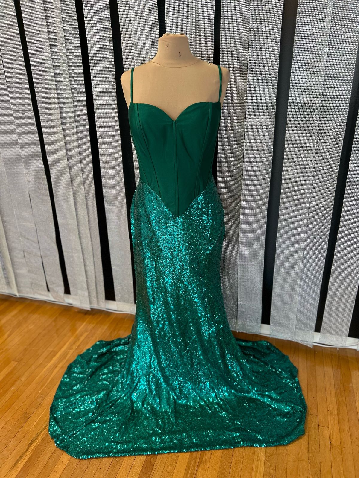 Queenly | Buy and sell prom, pageant, and formal dresses