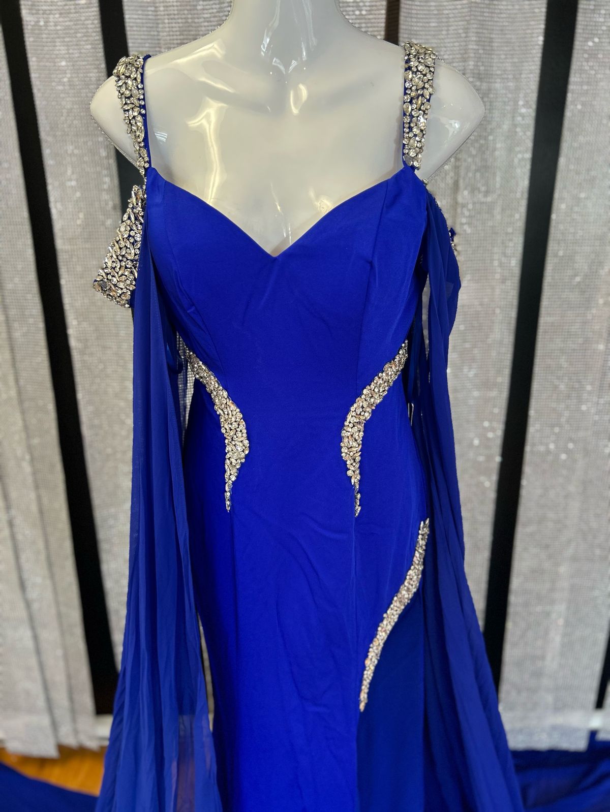 Portia and Scarlett Size 0 Prom Blue Side Slit Dress on Queenly