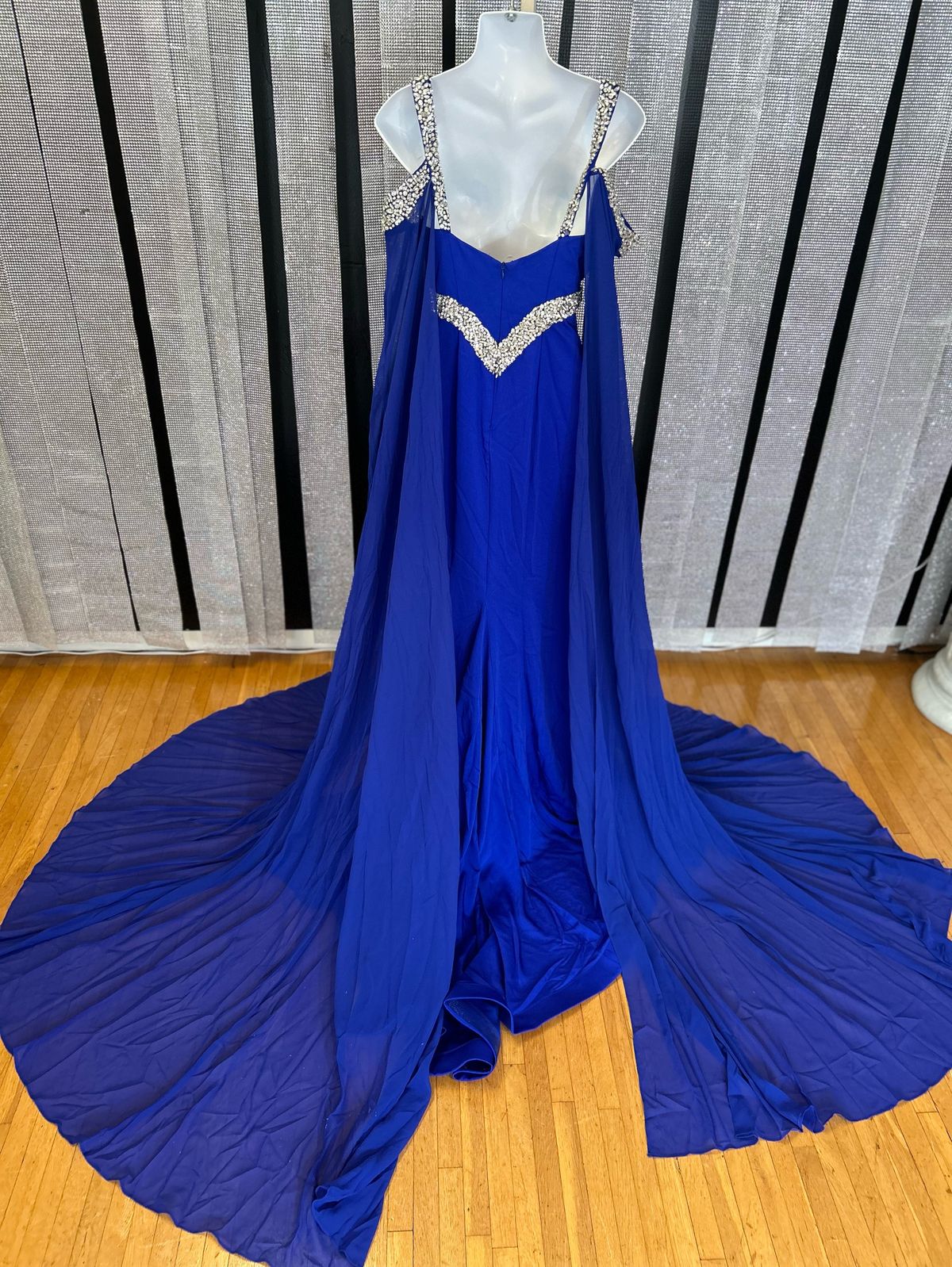 Portia and Scarlett Size 0 Prom Blue Side Slit Dress on Queenly