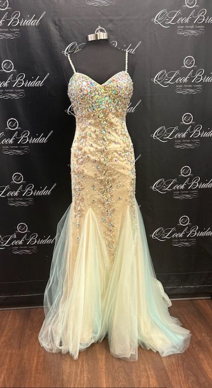 Queenly | Buy and sell prom, pageant, and formal dresses