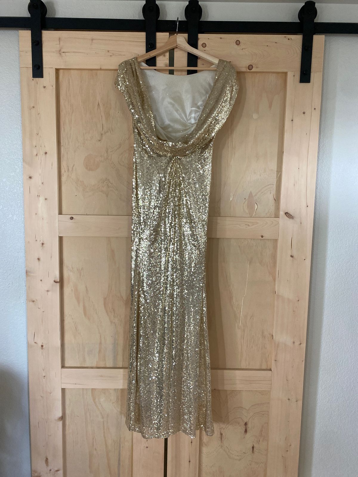 Size 6 Bridesmaid Cap Sleeve Gold Side Slit Dress on Queenly