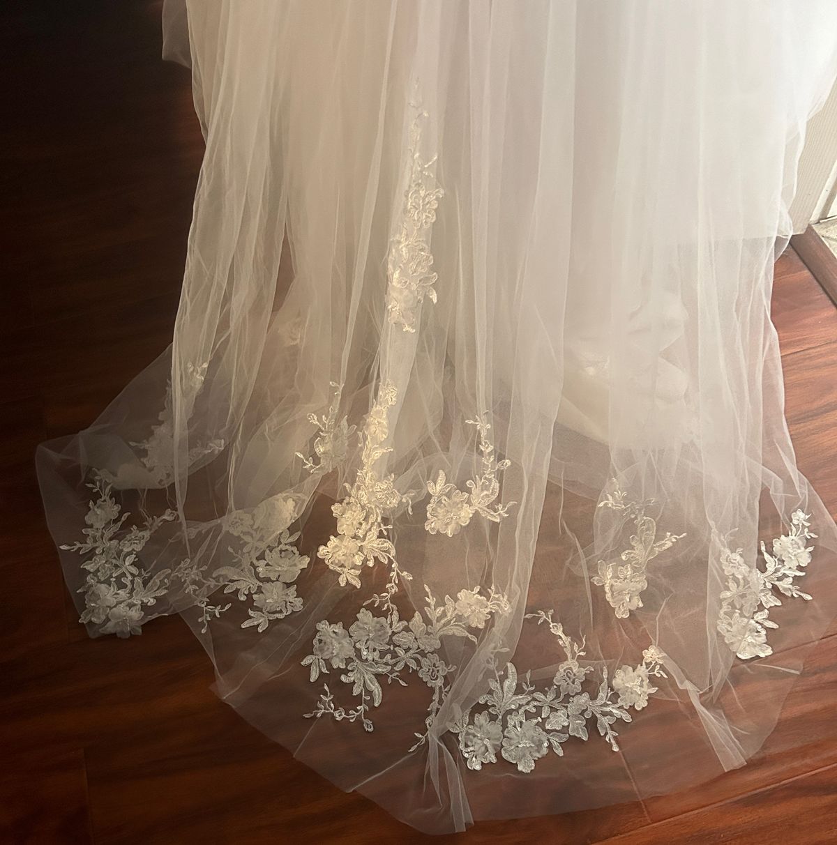 Size 14 Wedding Plunge Lace White Ball Gown on Queenly