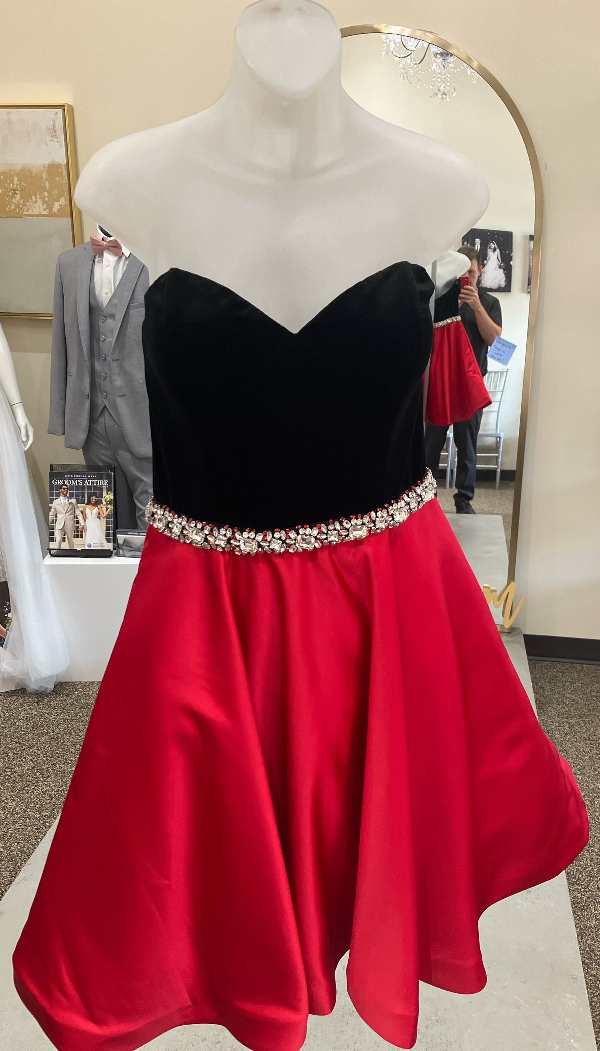 Queenly | Buy and sell prom, pageant, and formal dresses