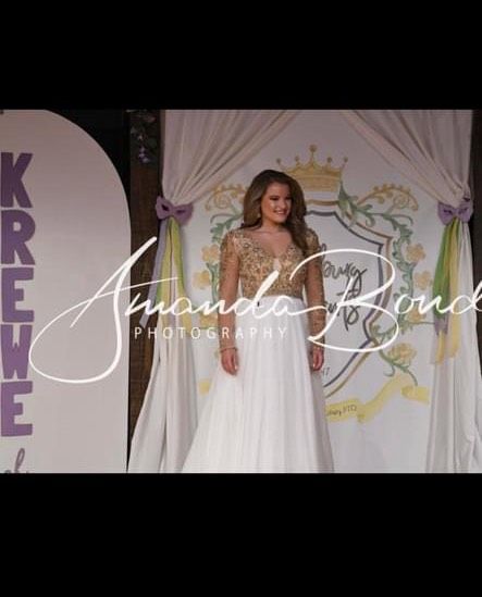 Jovani Size 6 Prom Long Sleeve White Ball Gown on Queenly