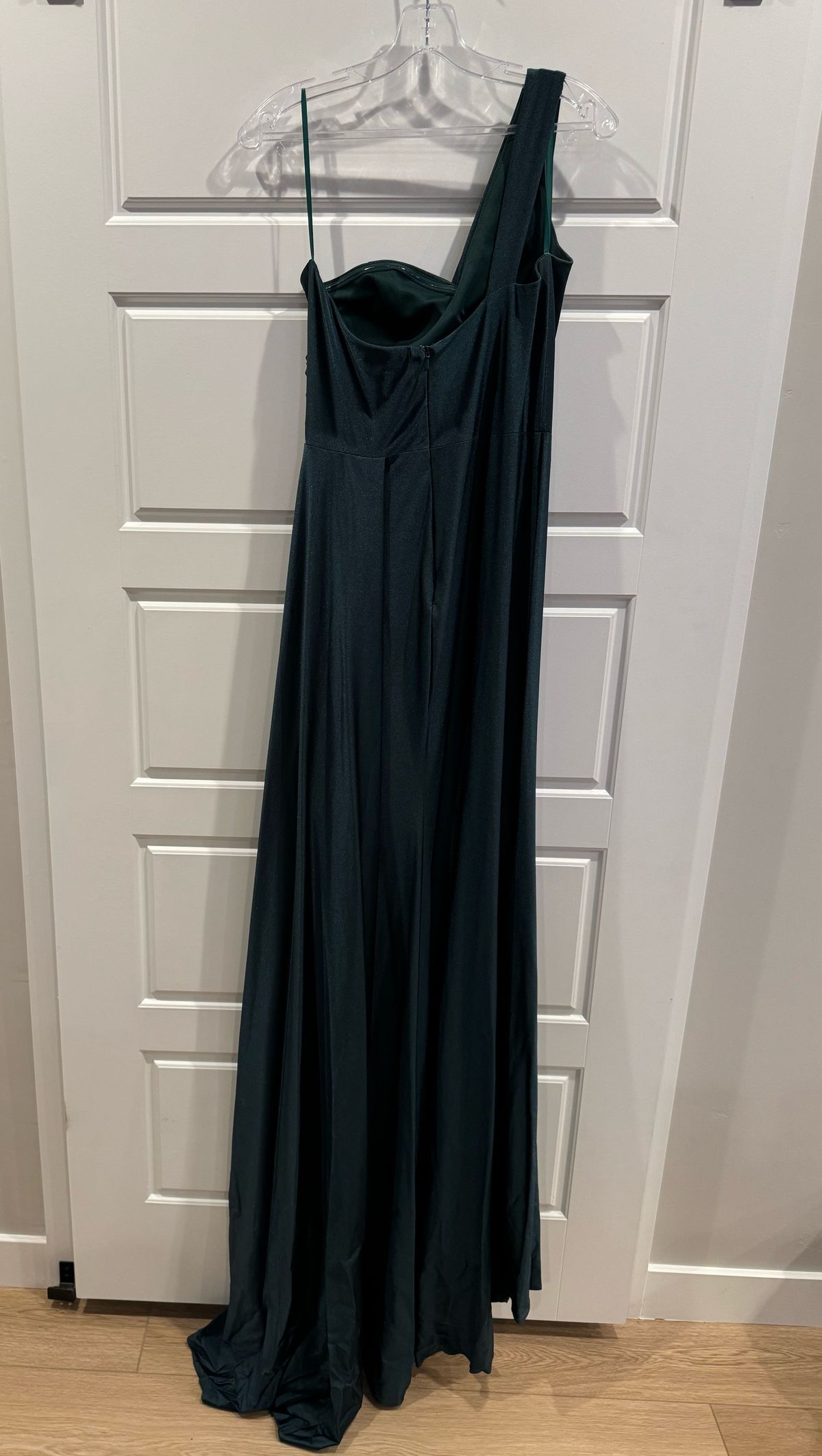 Amelia Couture Size 10 One Shoulder Emerald Green Mermaid Dress on Queenly