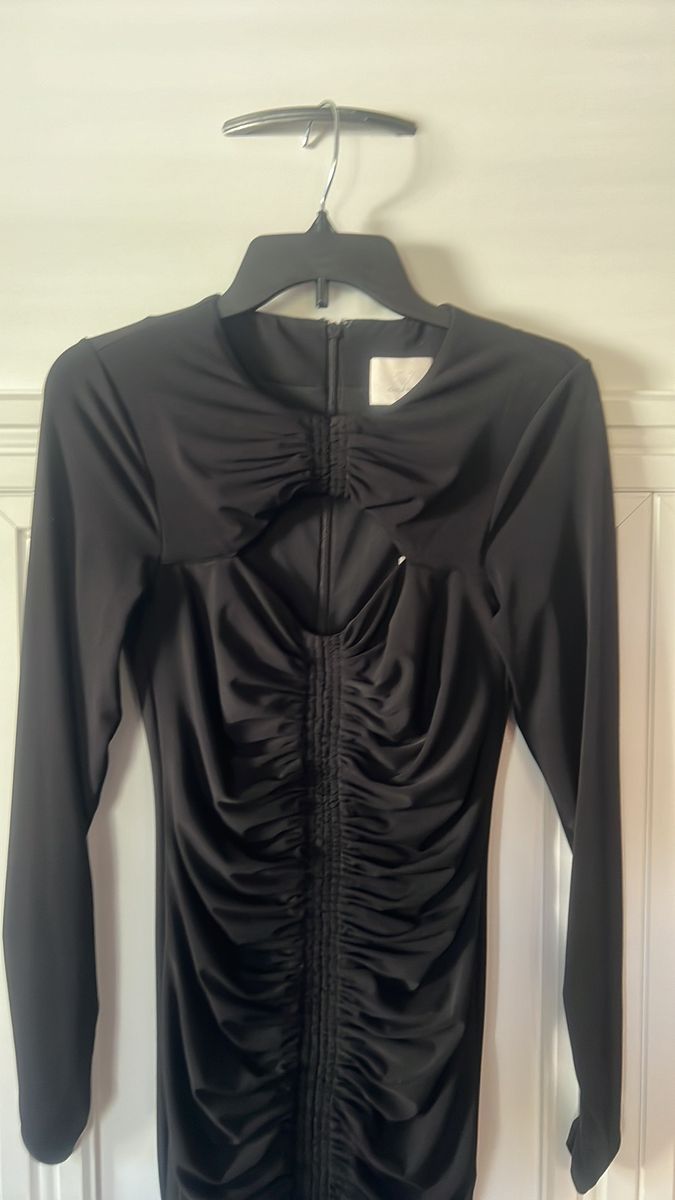 Cinq a’ Sept Size 4 Prom Long Sleeve Black Mermaid Dress on Queenly