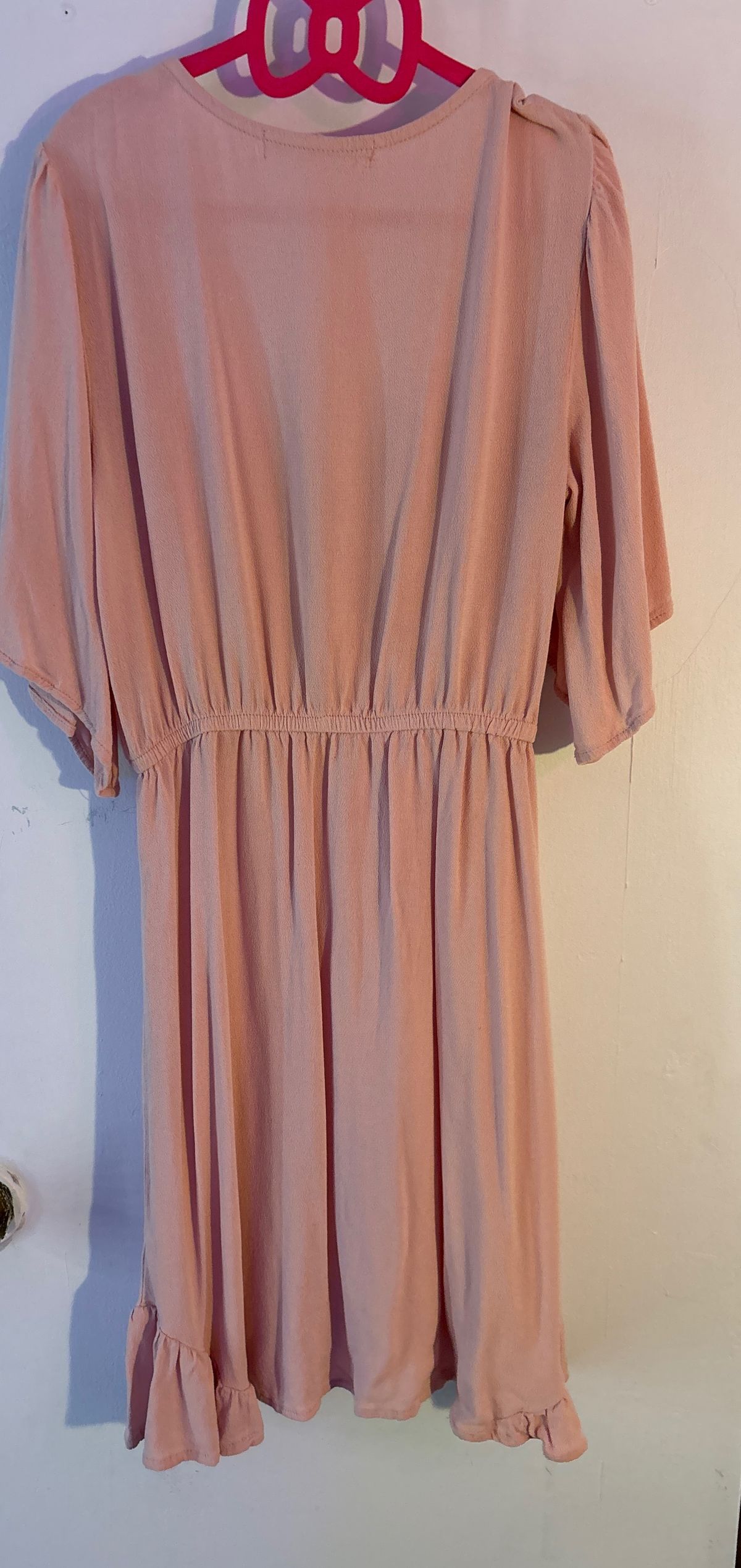 Size 4 Plunge Pink Cocktail Dress on Queenly