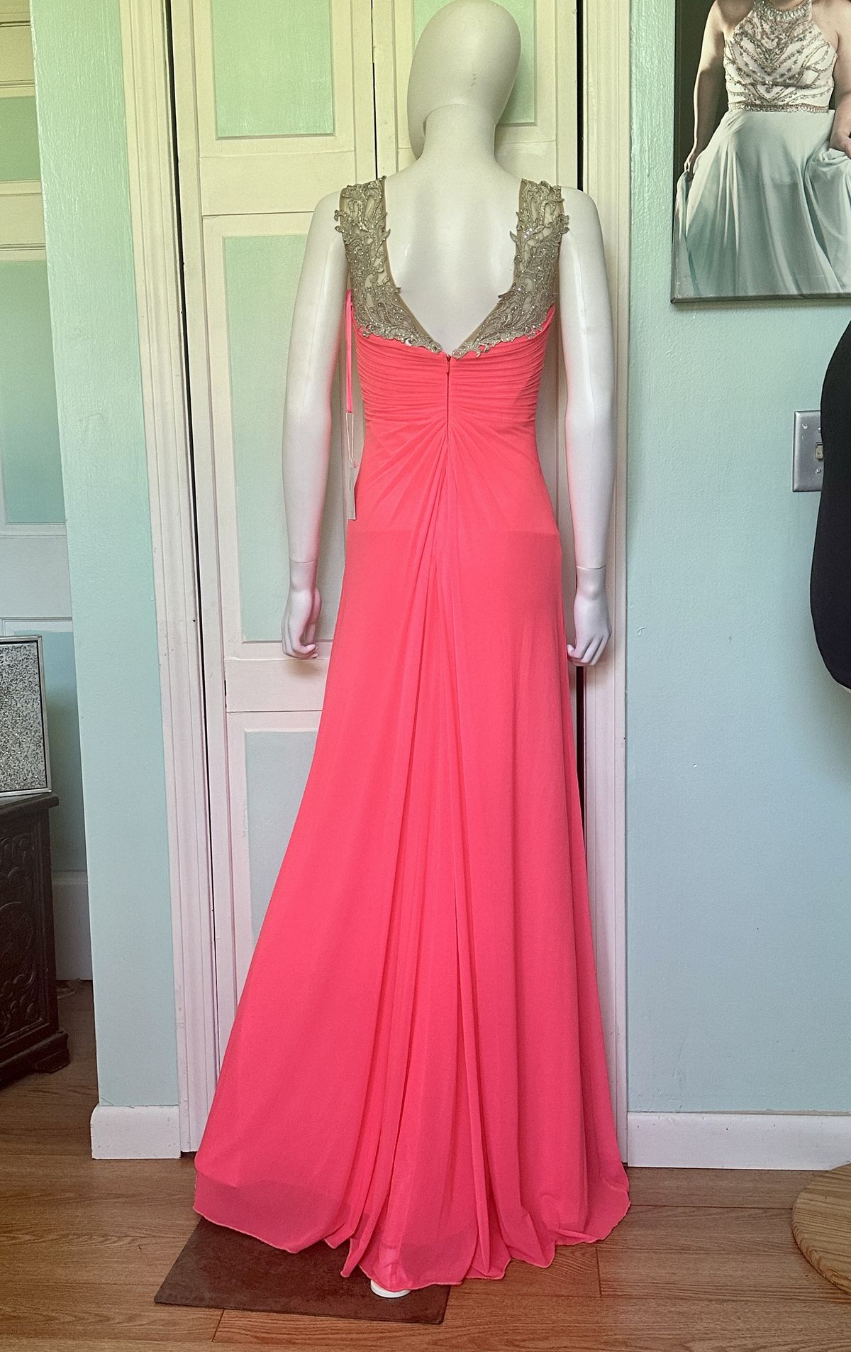 Style 21104 La Femme Size 2 Prom Pink A-line Dress on Queenly