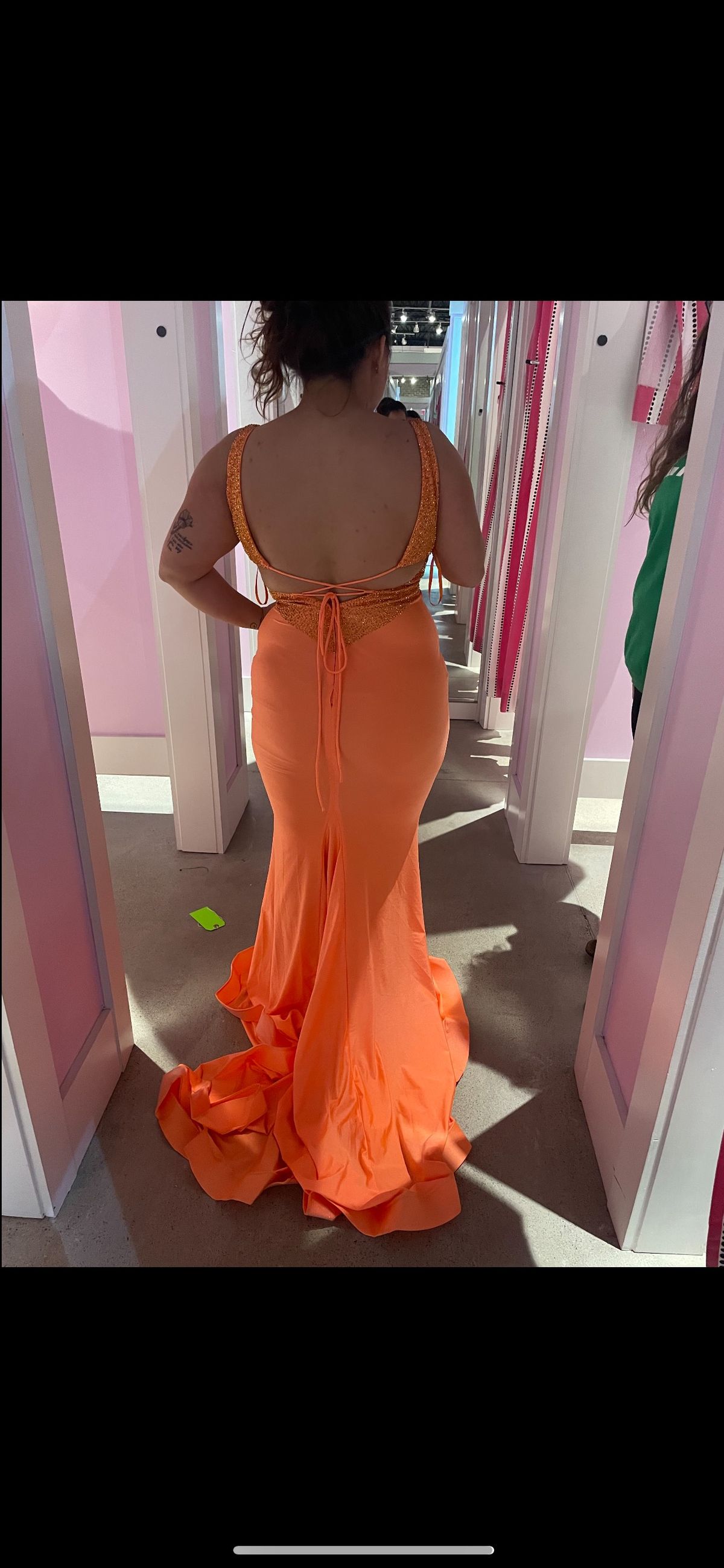 Size 6 Prom Plunge Orange Mermaid Dress on Queenly