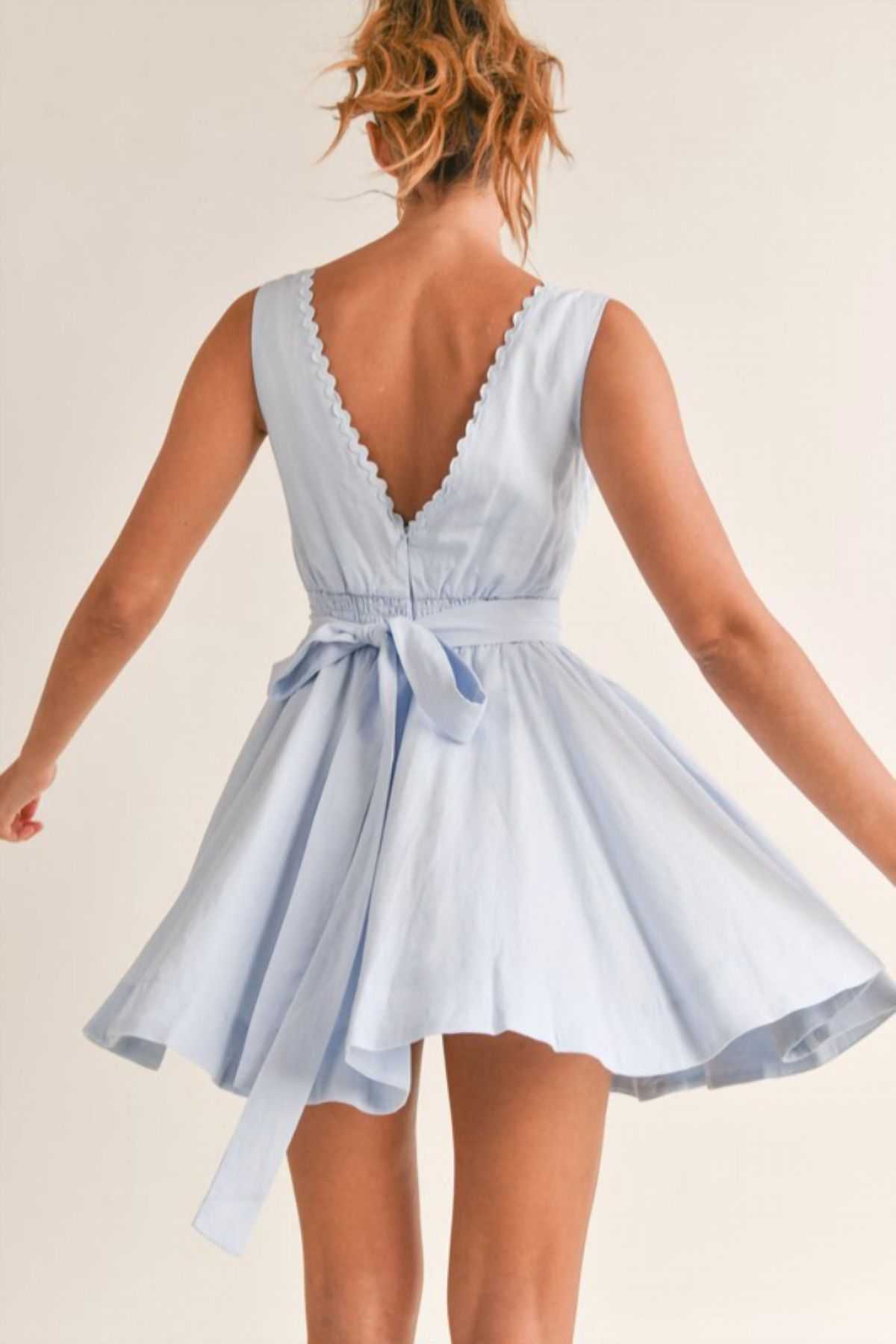 Style 1-1772101366-892 MABLE Size M Plunge Light Blue Cocktail Dress on Queenly