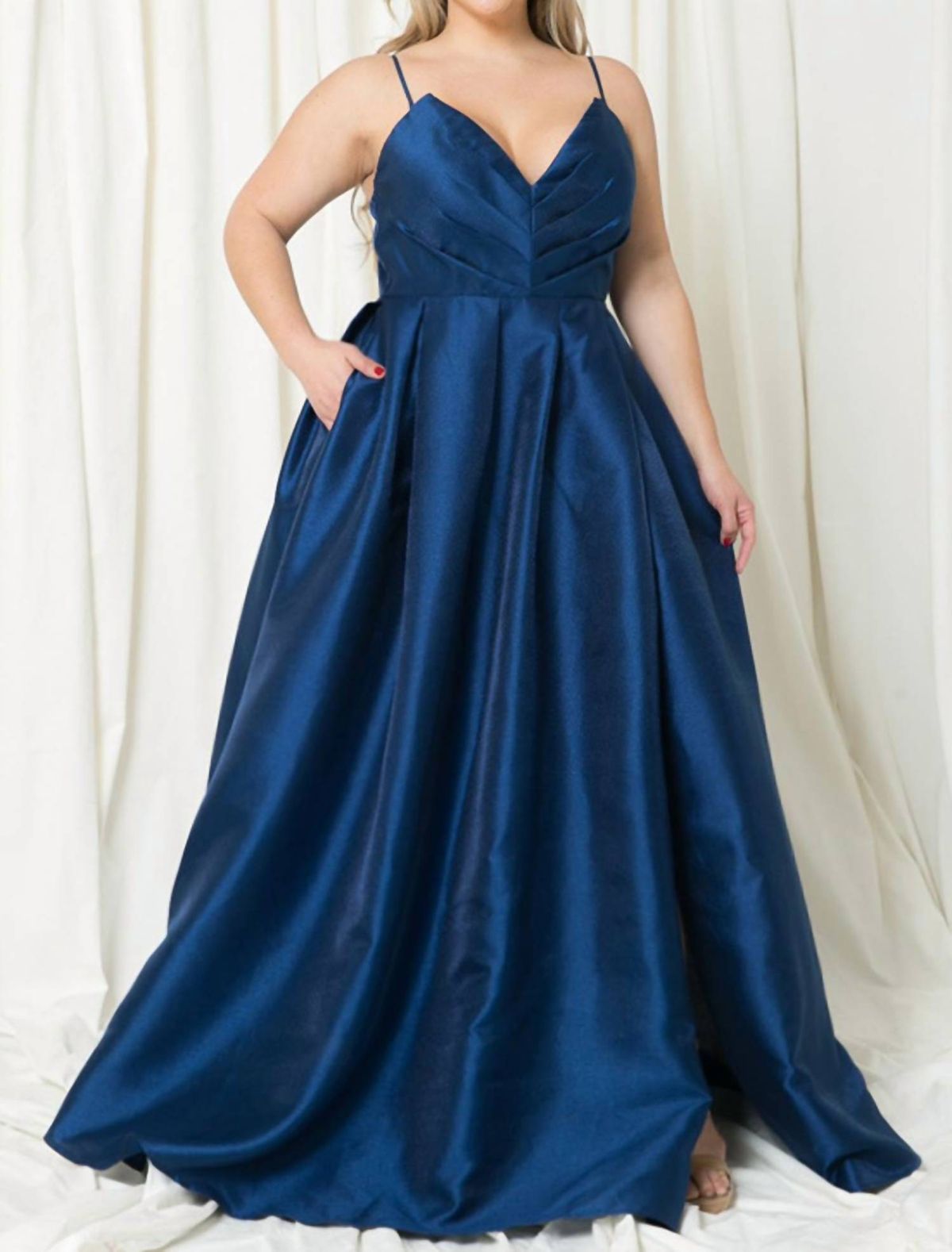 Queenly | Buy and sell prom, pageant, and formal dresses