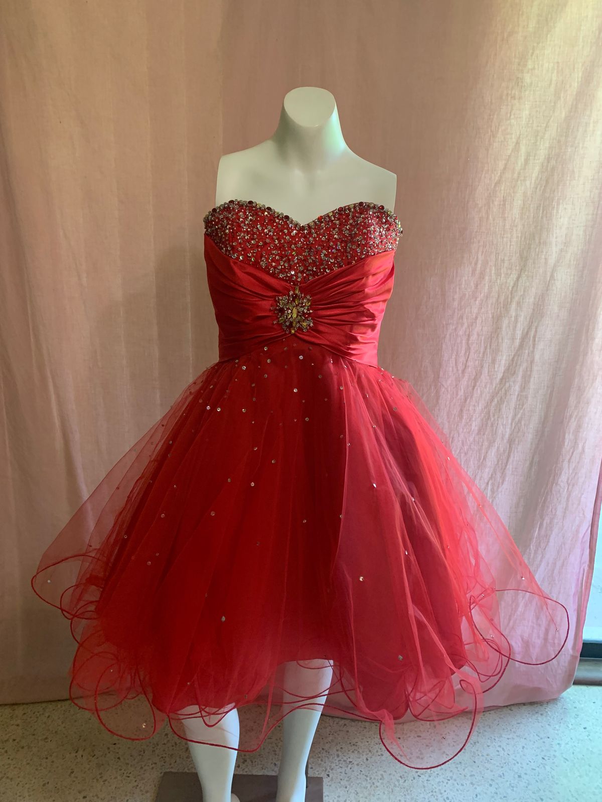 Queenly | Buy and sell prom, pageant, and formal dresses