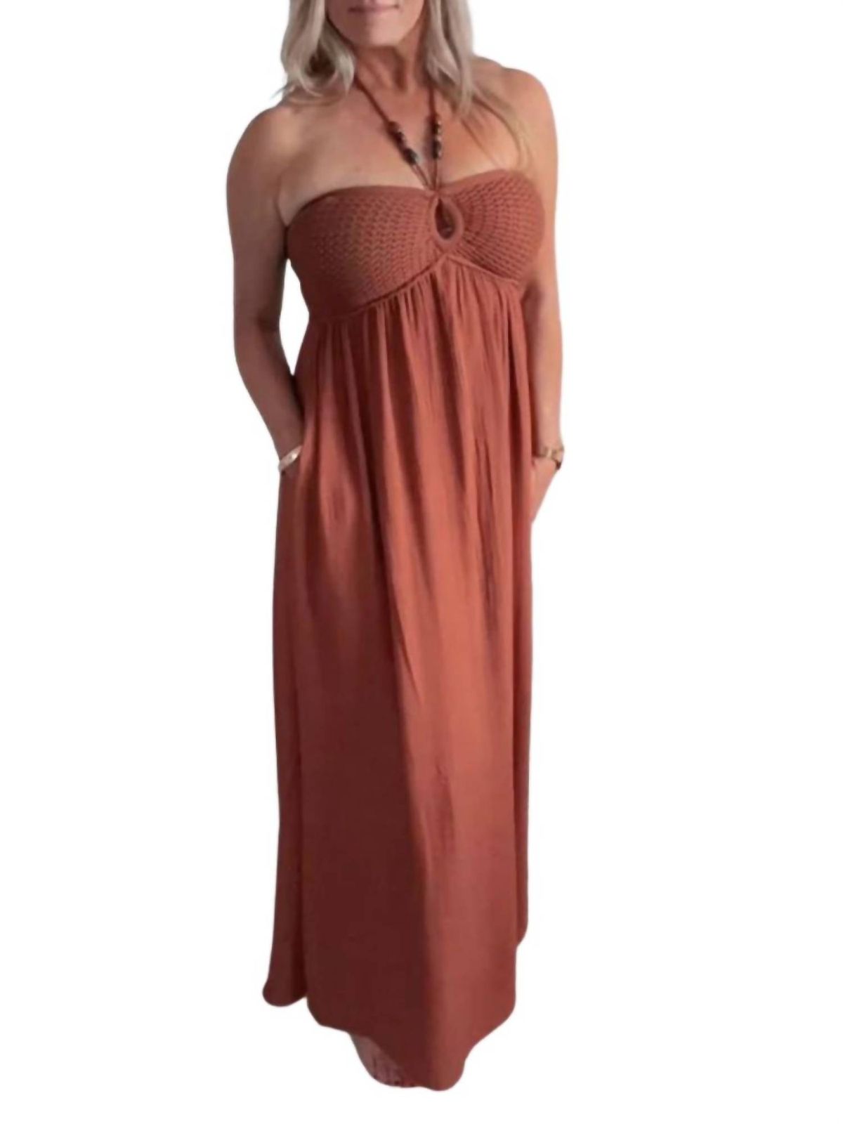 Style 1-1748836057-149 Blu Pepper Size L Halter Red Floor Length Maxi on Queenly