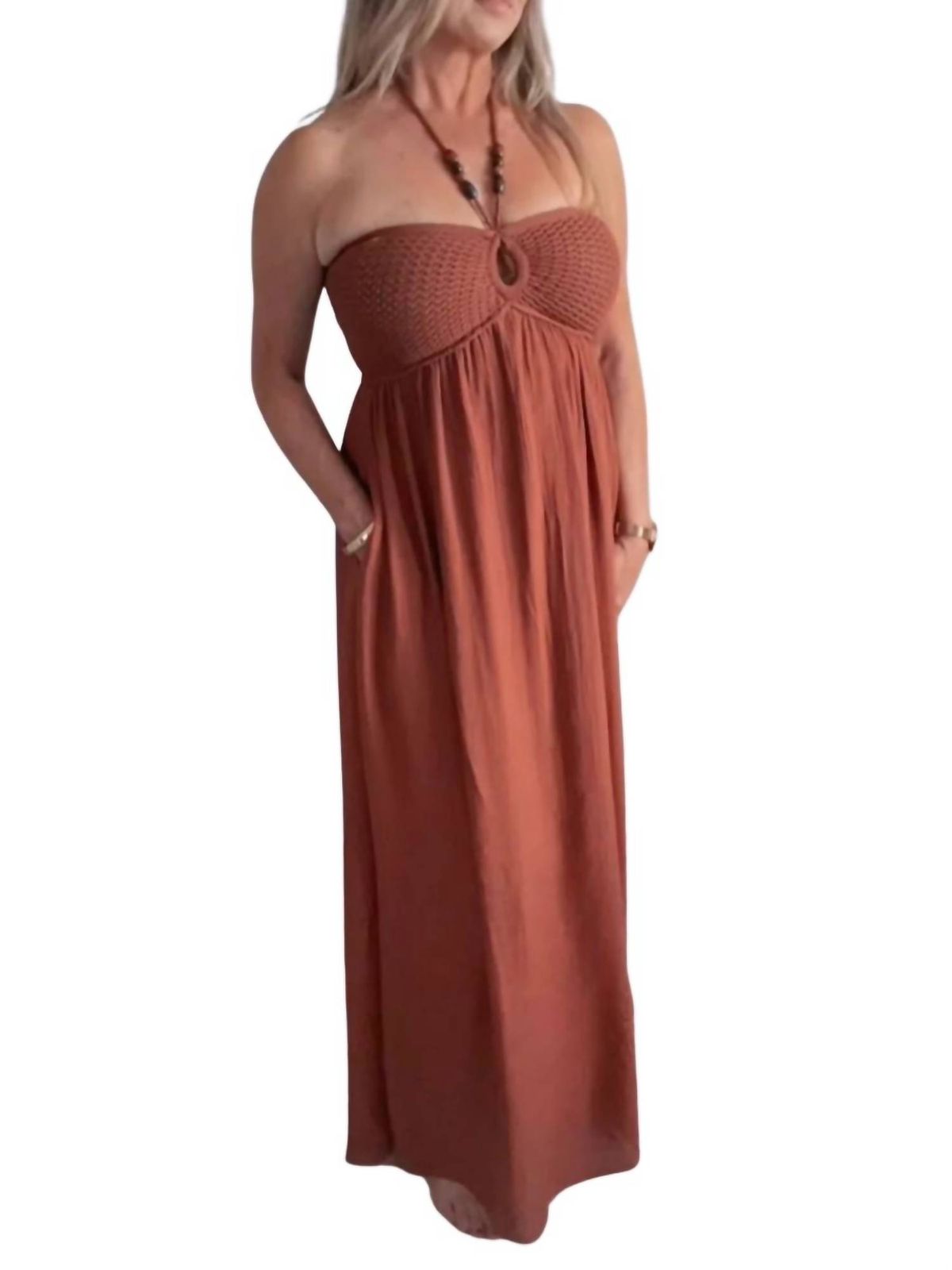 Style 1-1748836057-149 Blu Pepper Size L Halter Red Floor Length Maxi on Queenly