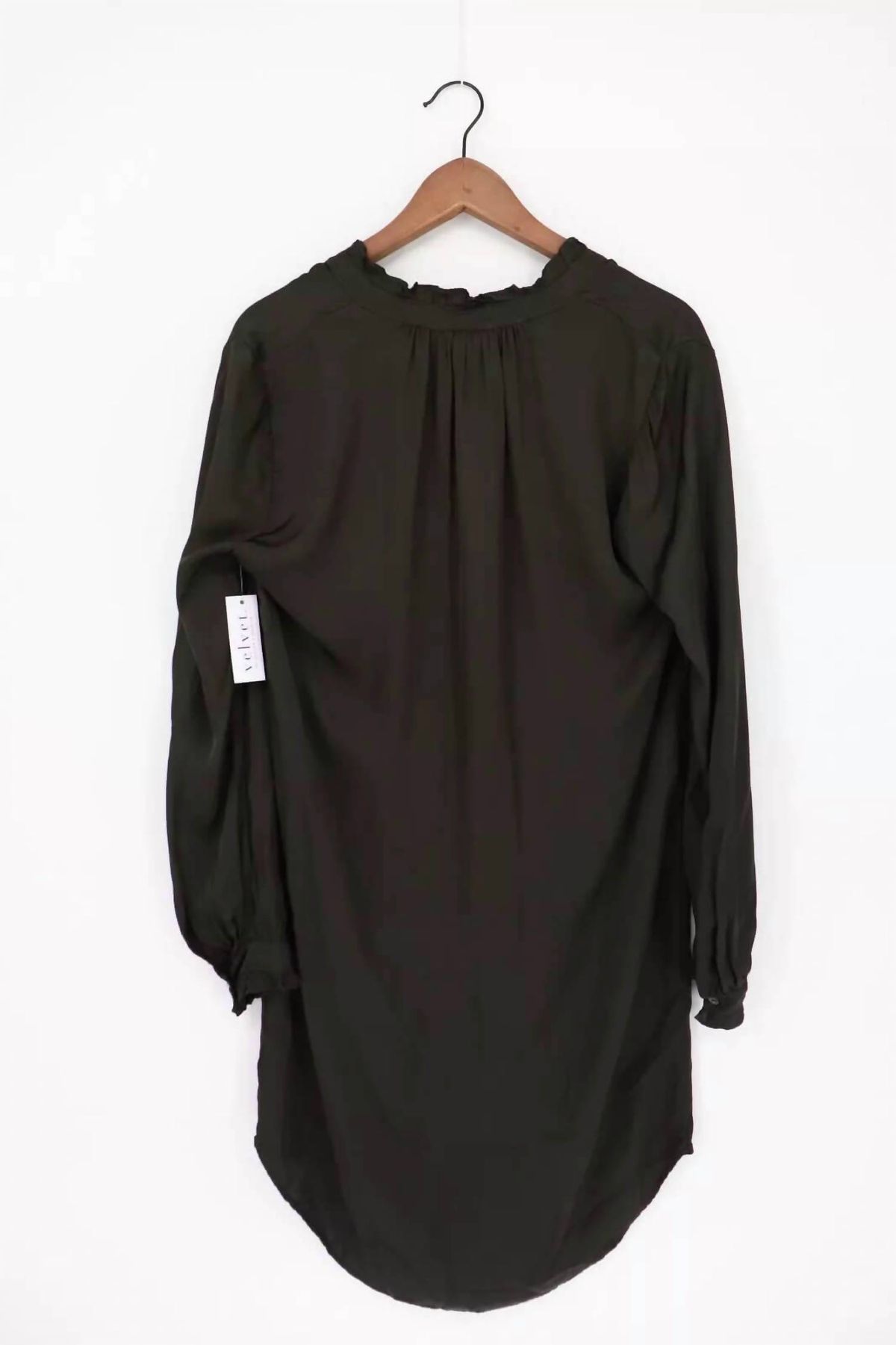 Style 1-3816523011-74 Velvet by Graham & Spencer Size S Long Sleeve Black Cocktail Dress on Queenly