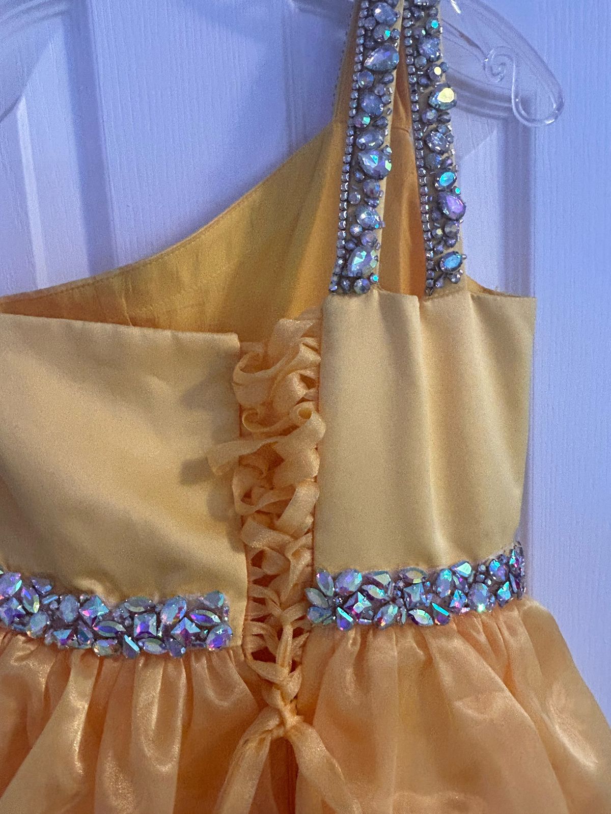 Ashley Lauren Girls Size 10 Pageant One Shoulder Yellow Ball Gown on Queenly