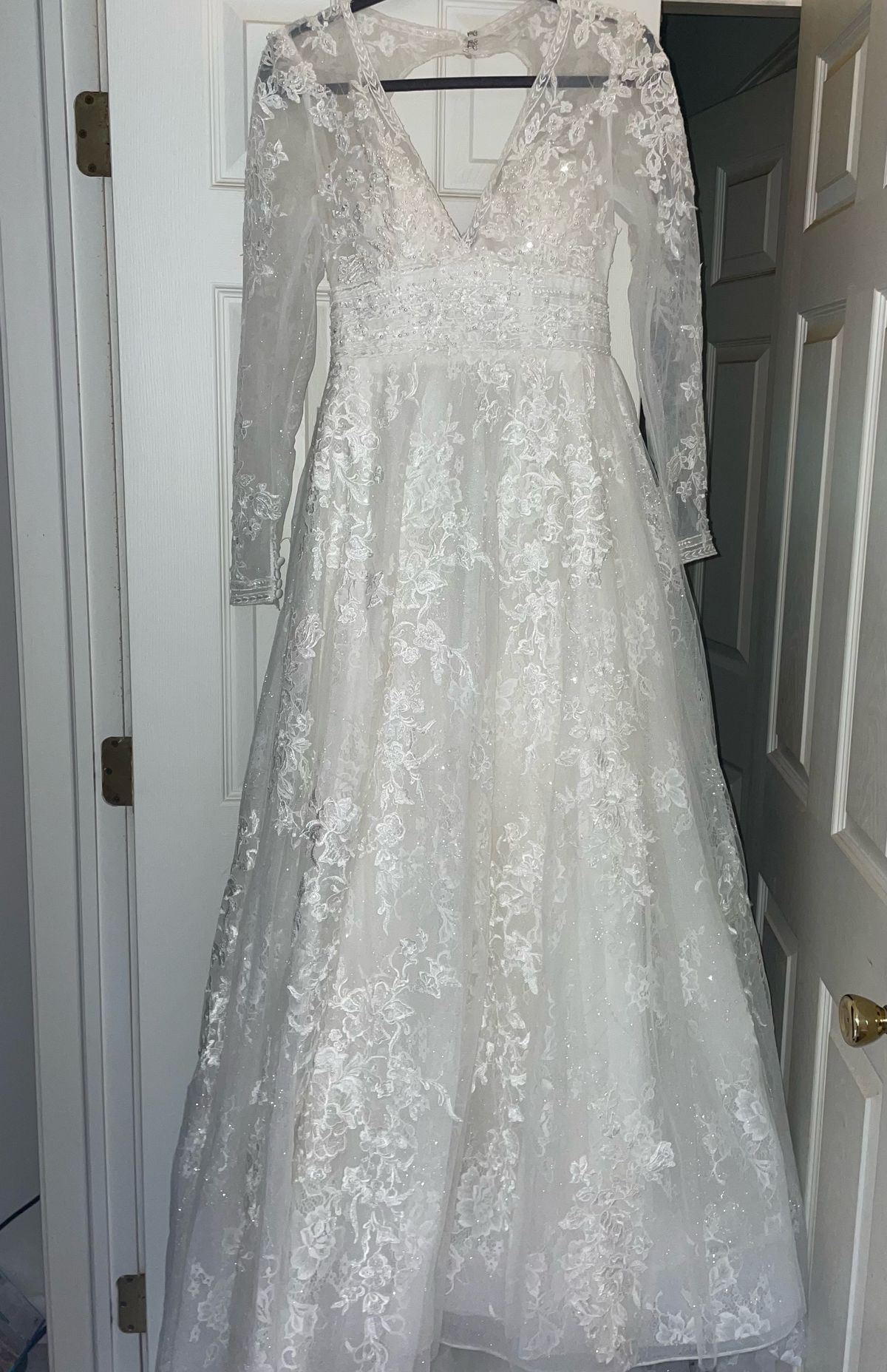 Oleg Cassini Size 6 Wedding Plunge Lace White Ball Gown on Queenly