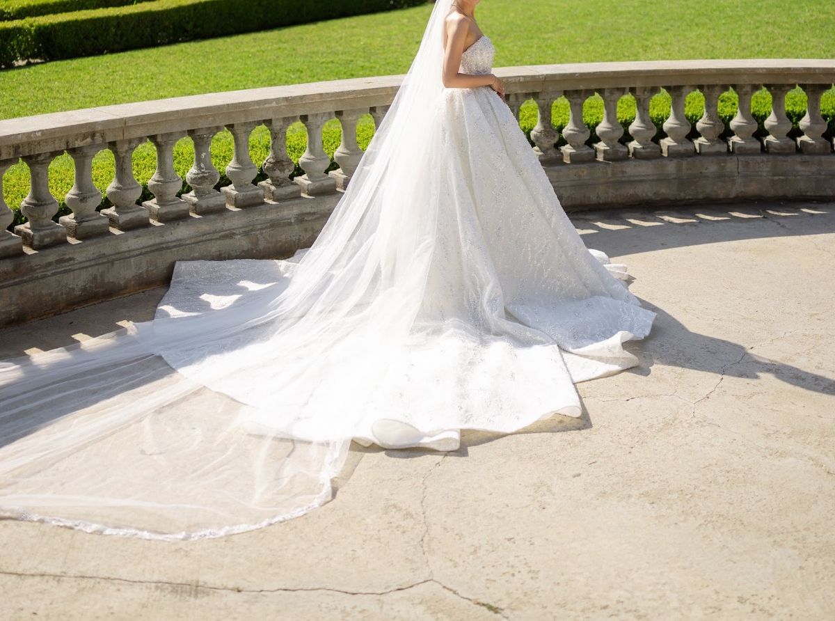 Size 2 Wedding Sequined White Ball Gown on Queenly