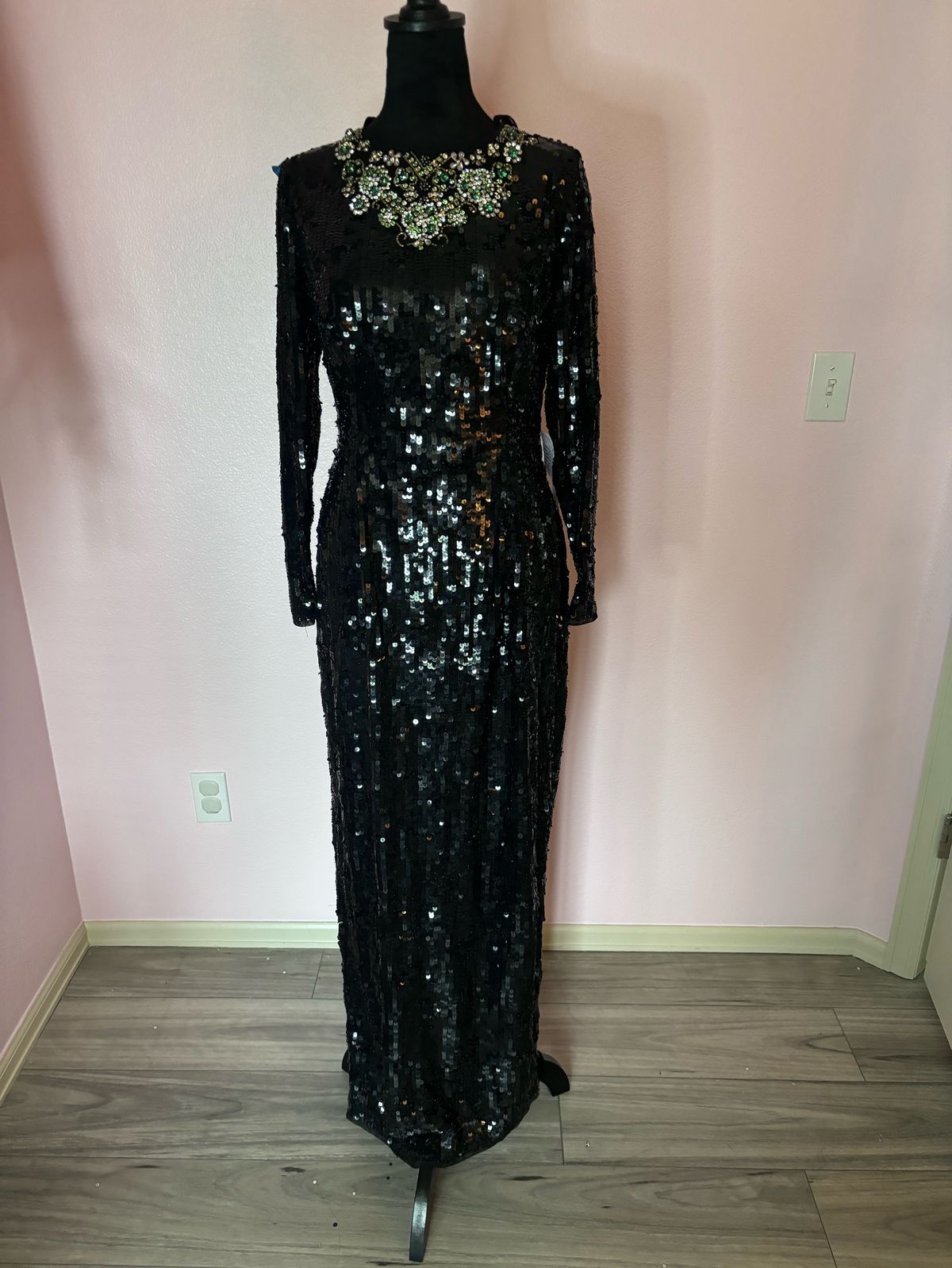 Queenly | Buy and sell prom, pageant, and formal dresses