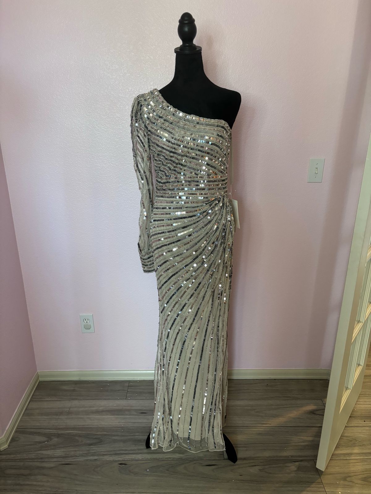 Style 10793 Mac Duggal Size 4 One Shoulder Silver Side Slit Dress on Queenly