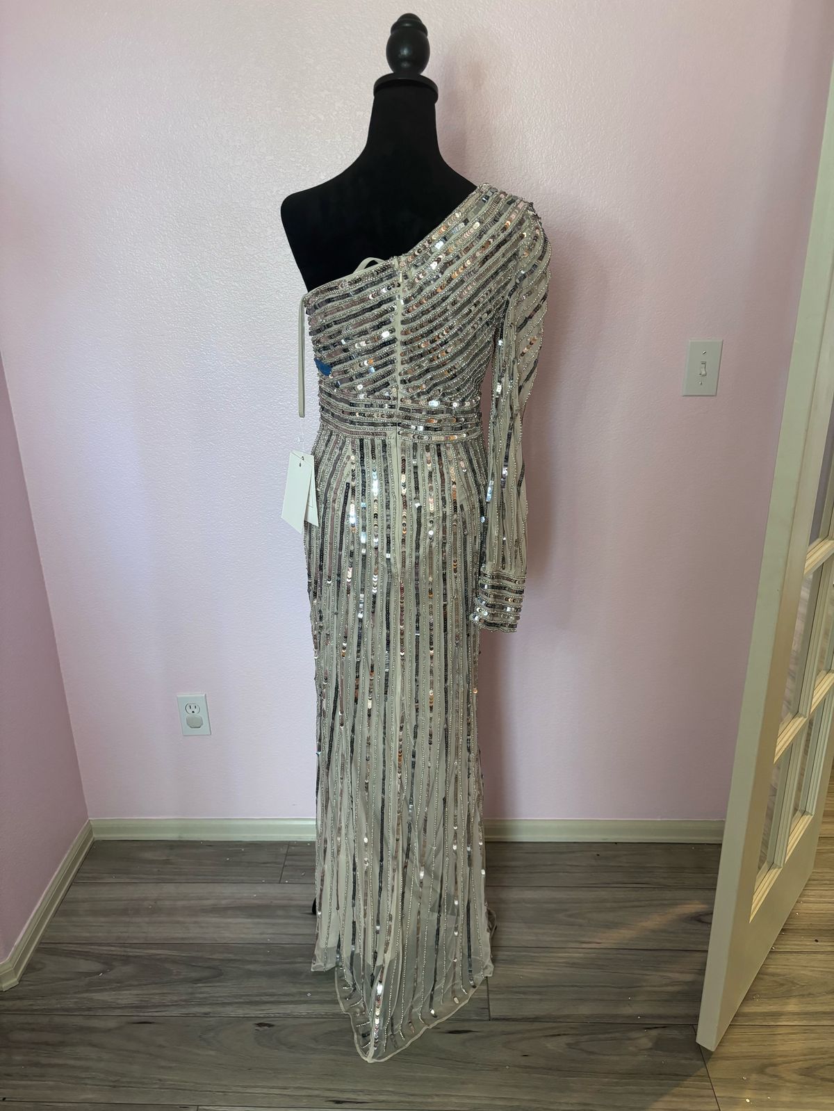 Style 10793 Mac Duggal Size 4 One Shoulder Silver Side Slit Dress on Queenly