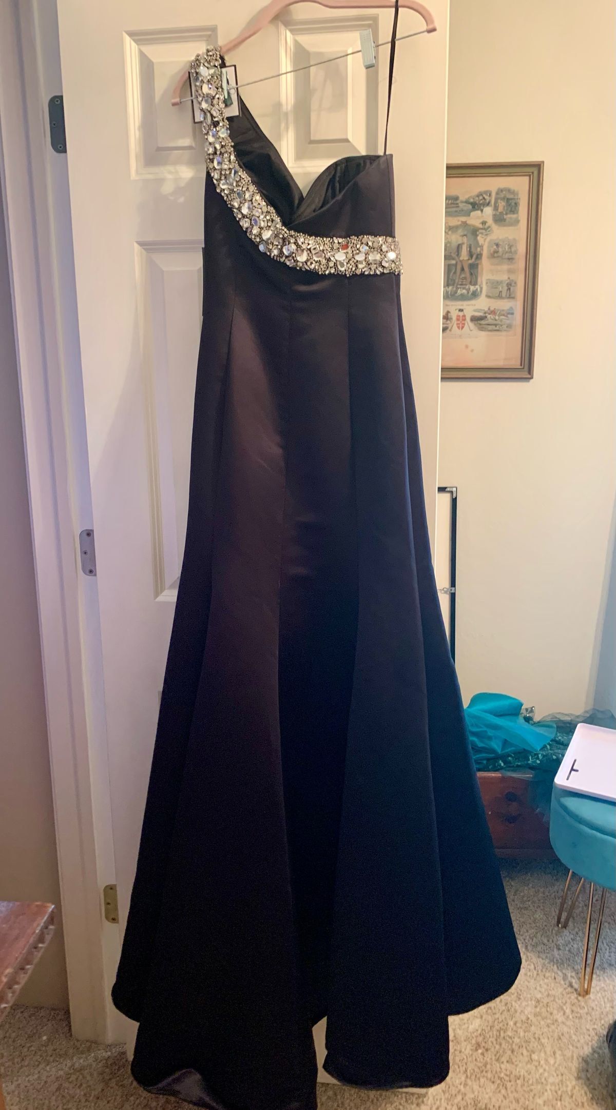 Ashley Lauren Size 6 Prom One Shoulder Sequined Black Mermaid Dress on Queenly