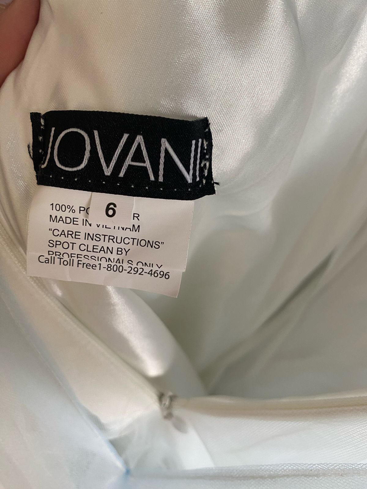 Jovani Size 6 Prom Plunge White Ball Gown on Queenly