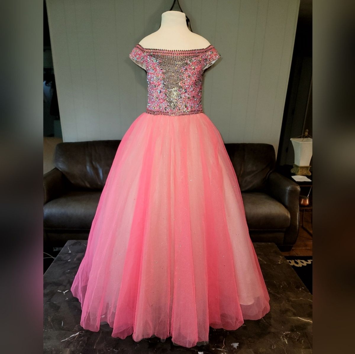 Queenly | Buy and sell prom, pageant, and formal dresses