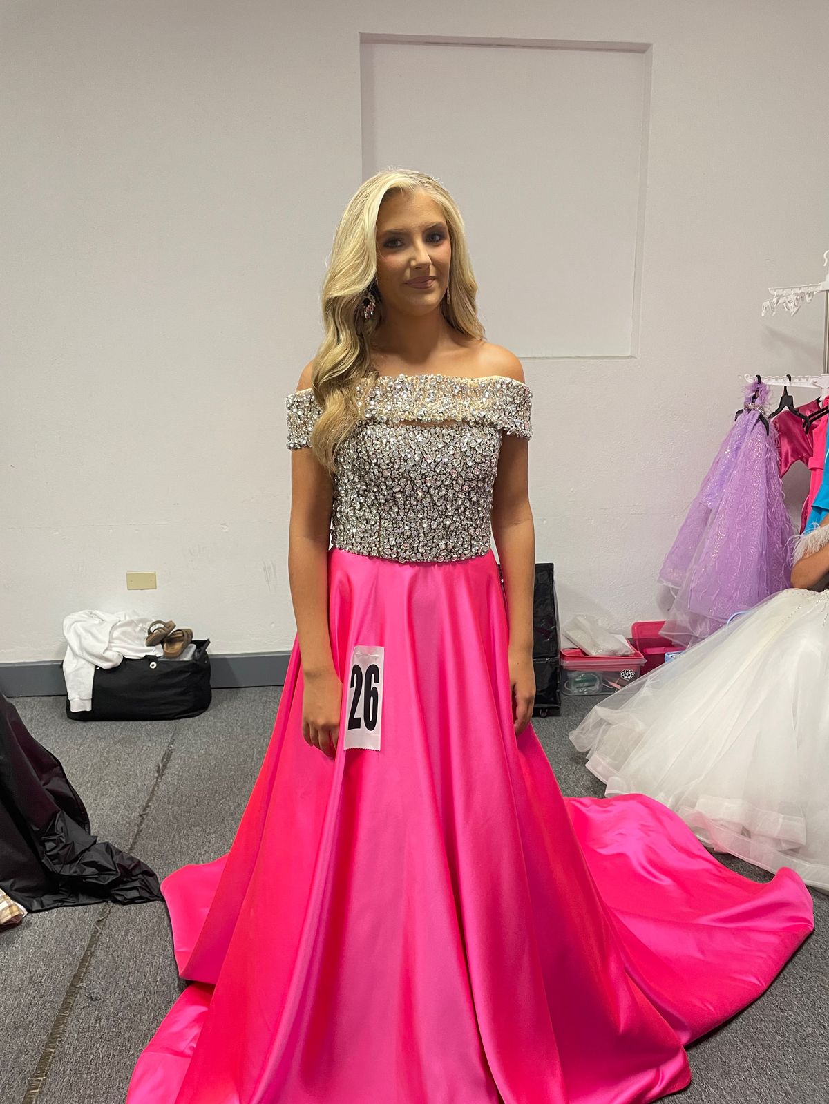 Style 11070 Ashley Lauren Size 6 Prom Off The Shoulder Pink A-line Dress on Queenly