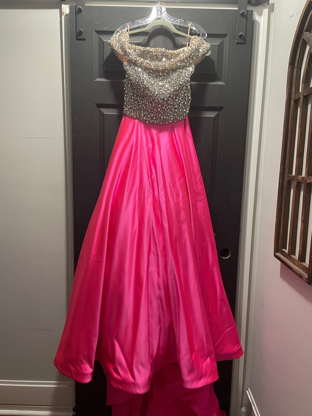 Queenly | Buy and sell prom, pageant, and formal dresses