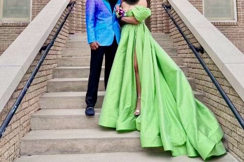 Size 2 Prom Off The Shoulder Green Dress With Train on Queenly