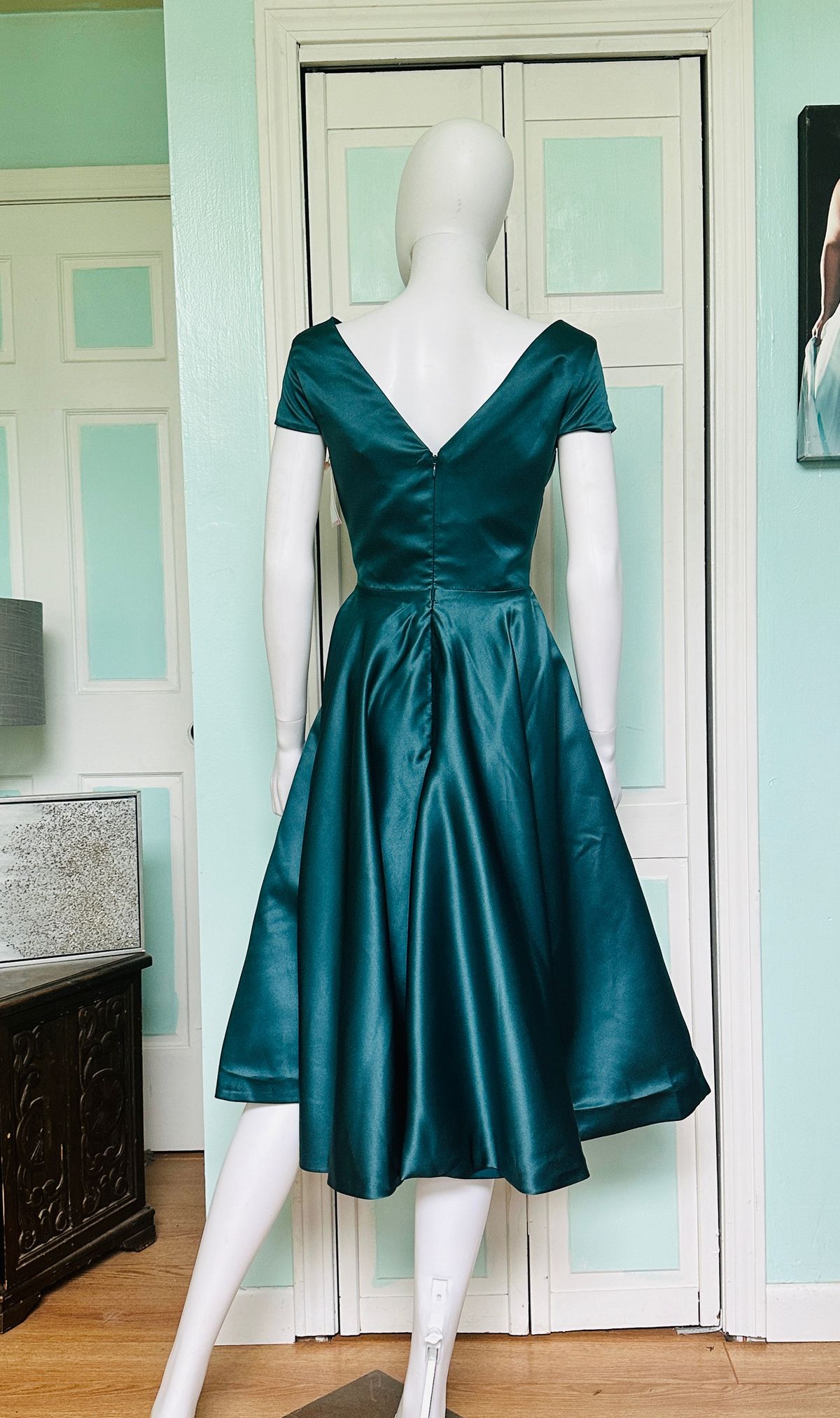 Size 8 Prom Cap Sleeve Green Cocktail Dress on Queenly