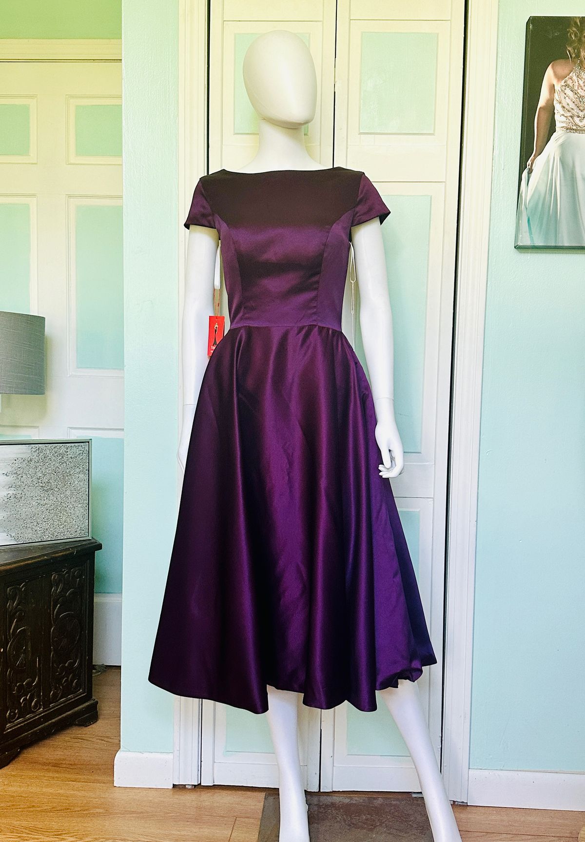 Size 8 Prom Cap Sleeve Purple Cocktail Dress on Queenly