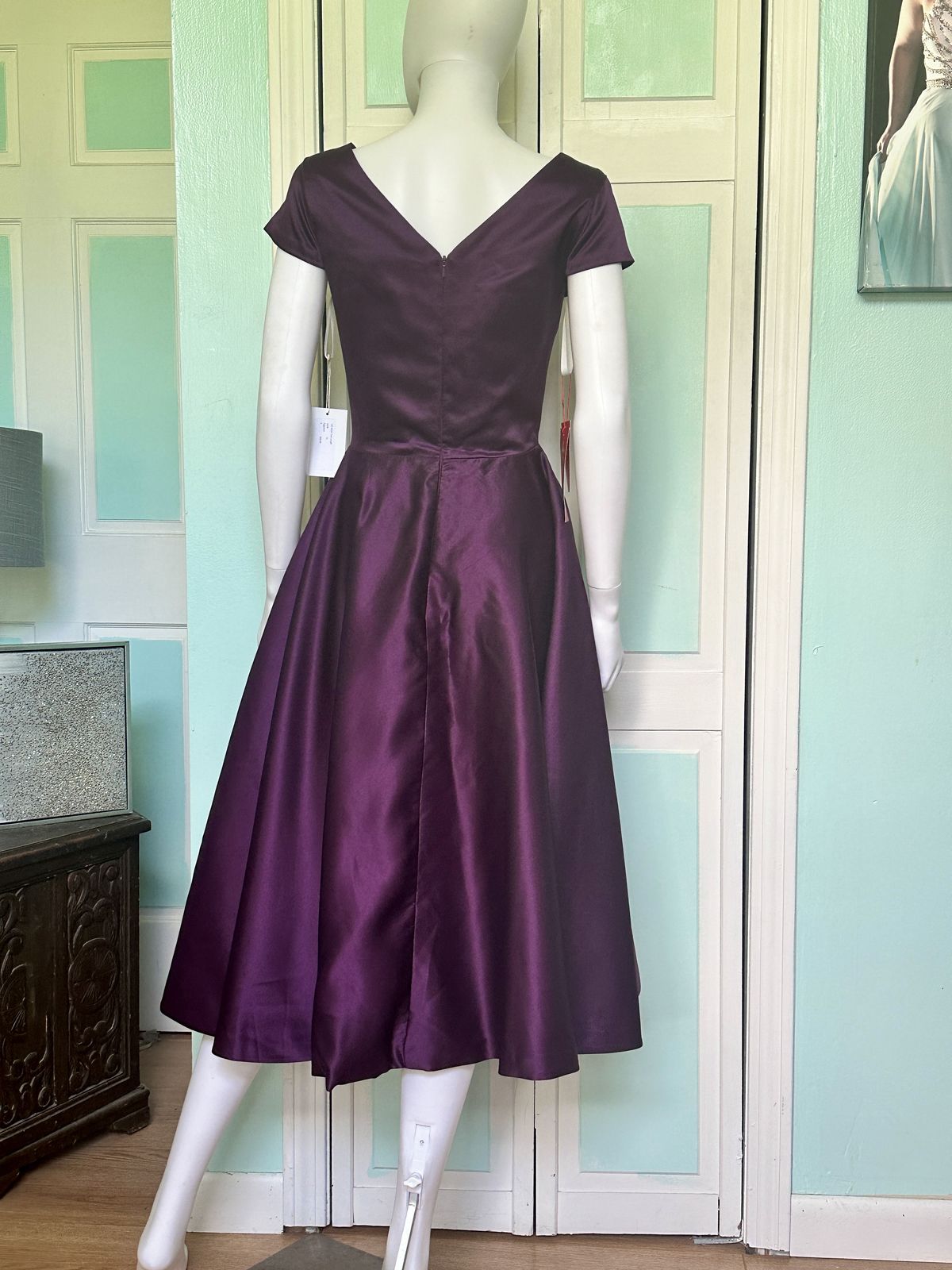 Size 8 Prom Cap Sleeve Purple Cocktail Dress on Queenly