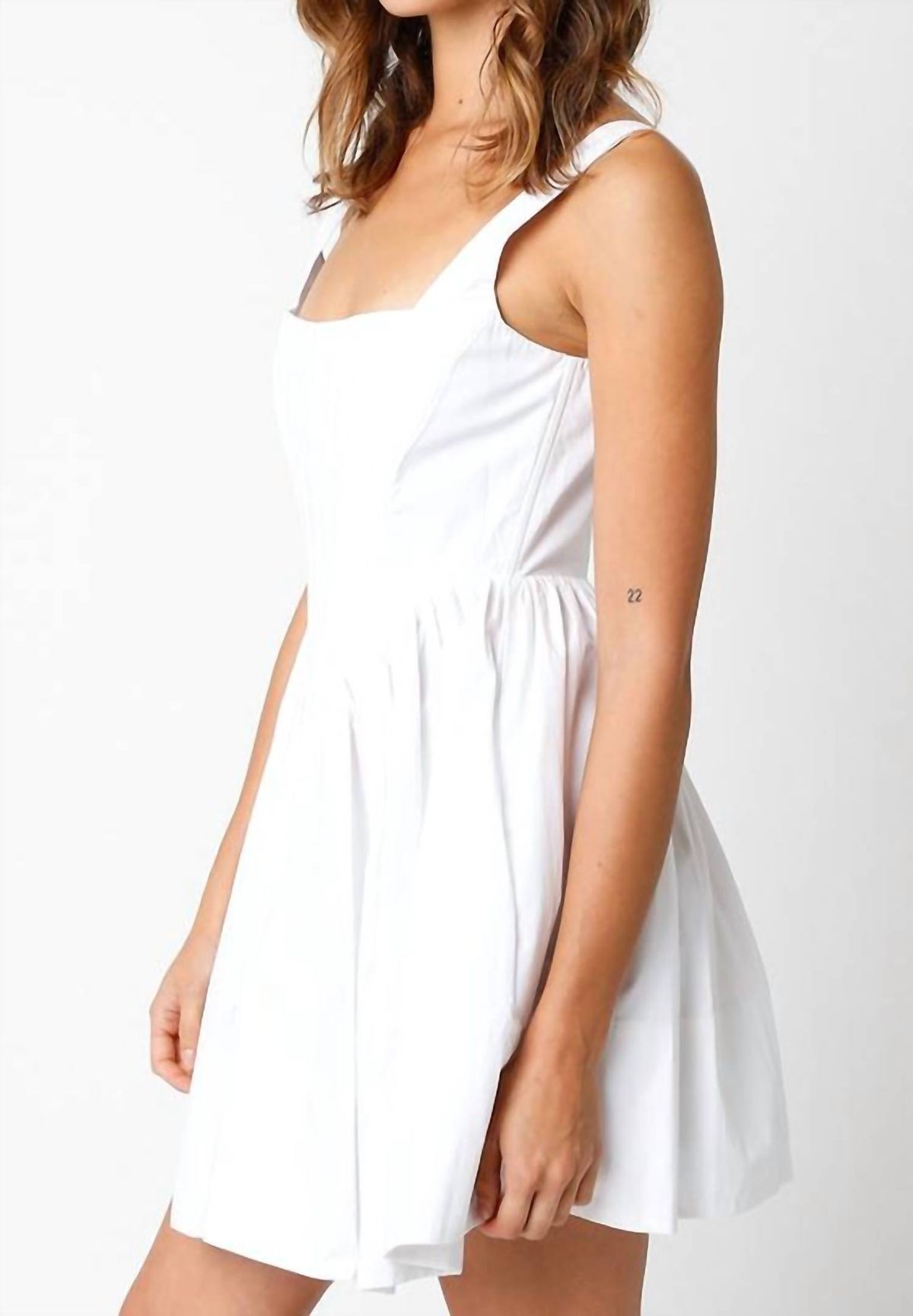 Style 1-2822911542-2681 8apart Size M White Cocktail Dress on Queenly