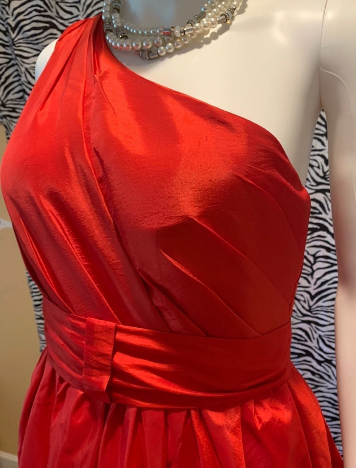 JJ's House Size M Prom One Shoulder Red Ball Gown on Queenly