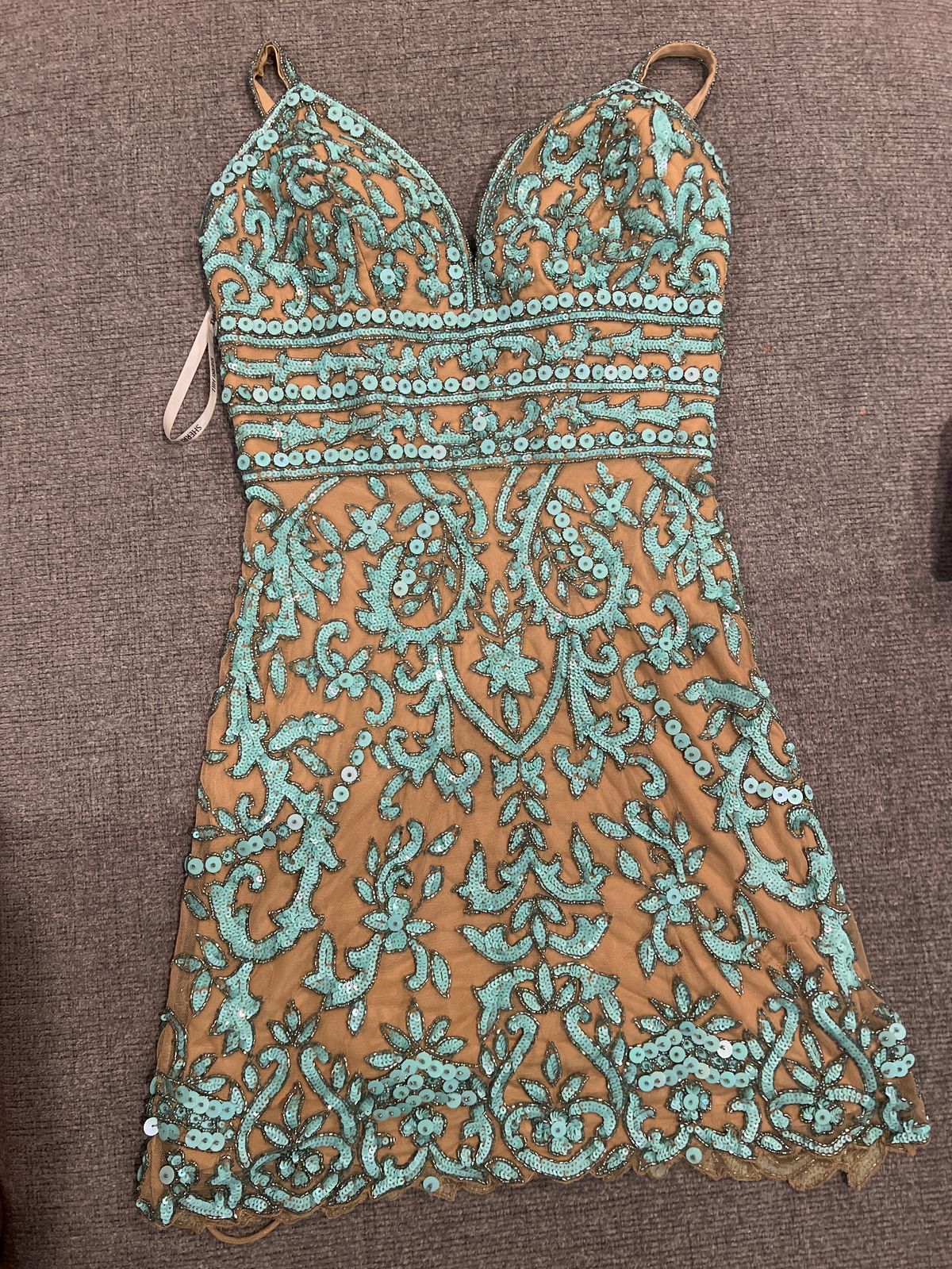 Sherri Hill Size 2 Plunge Green Cocktail Dress on Queenly