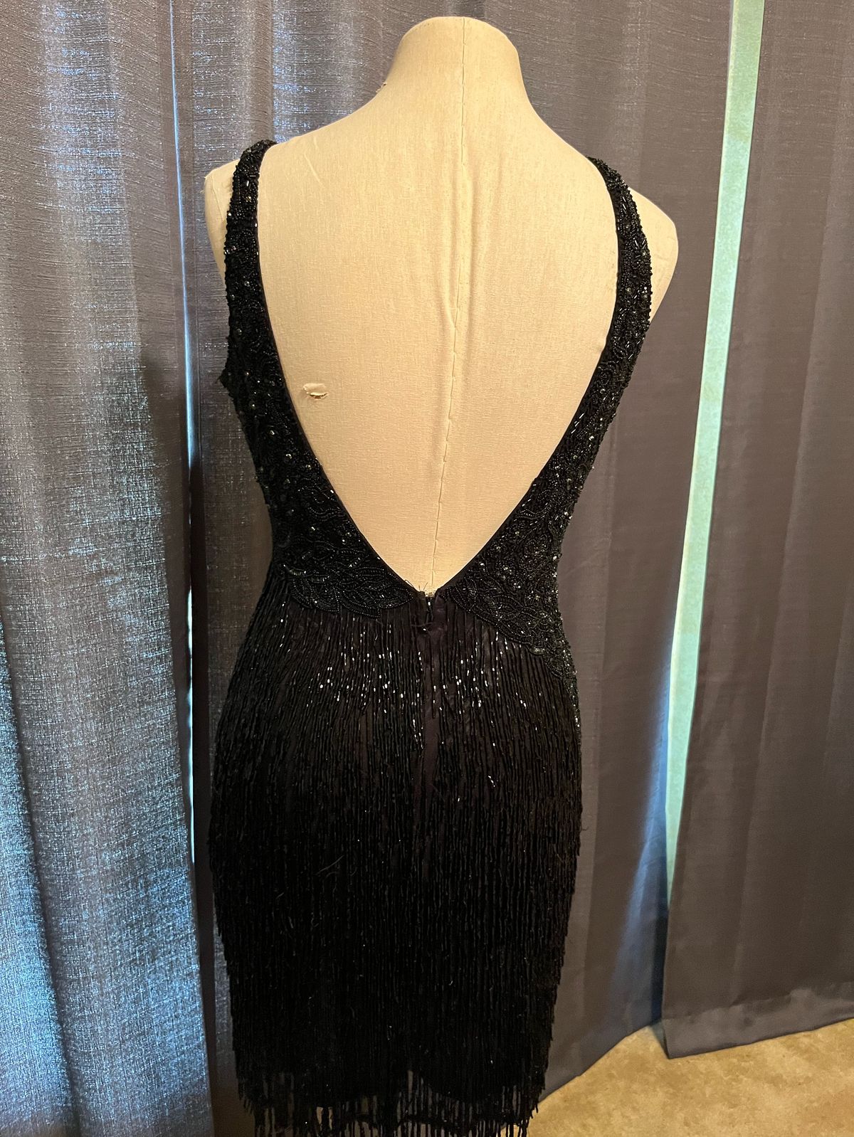 Primavera Size 8 Plunge Black Cocktail Dress on Queenly