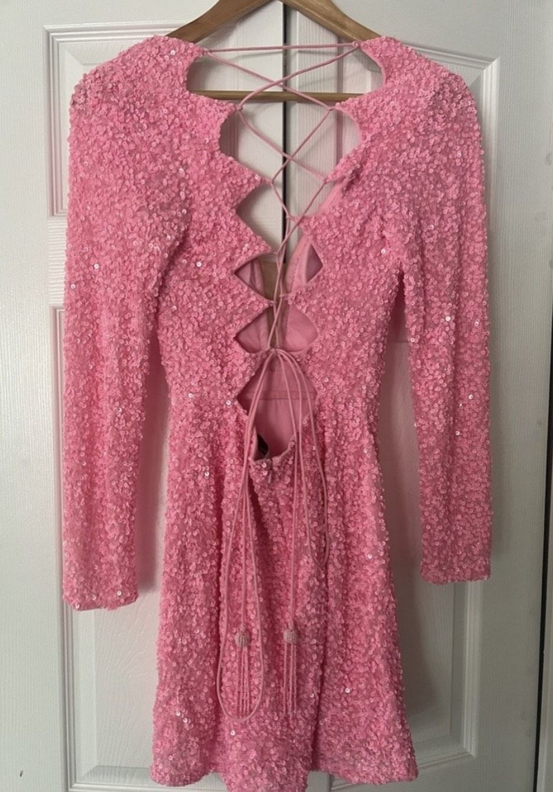 Ashley Lauren Size 4 Long Sleeve Pink Cocktail Dress on Queenly