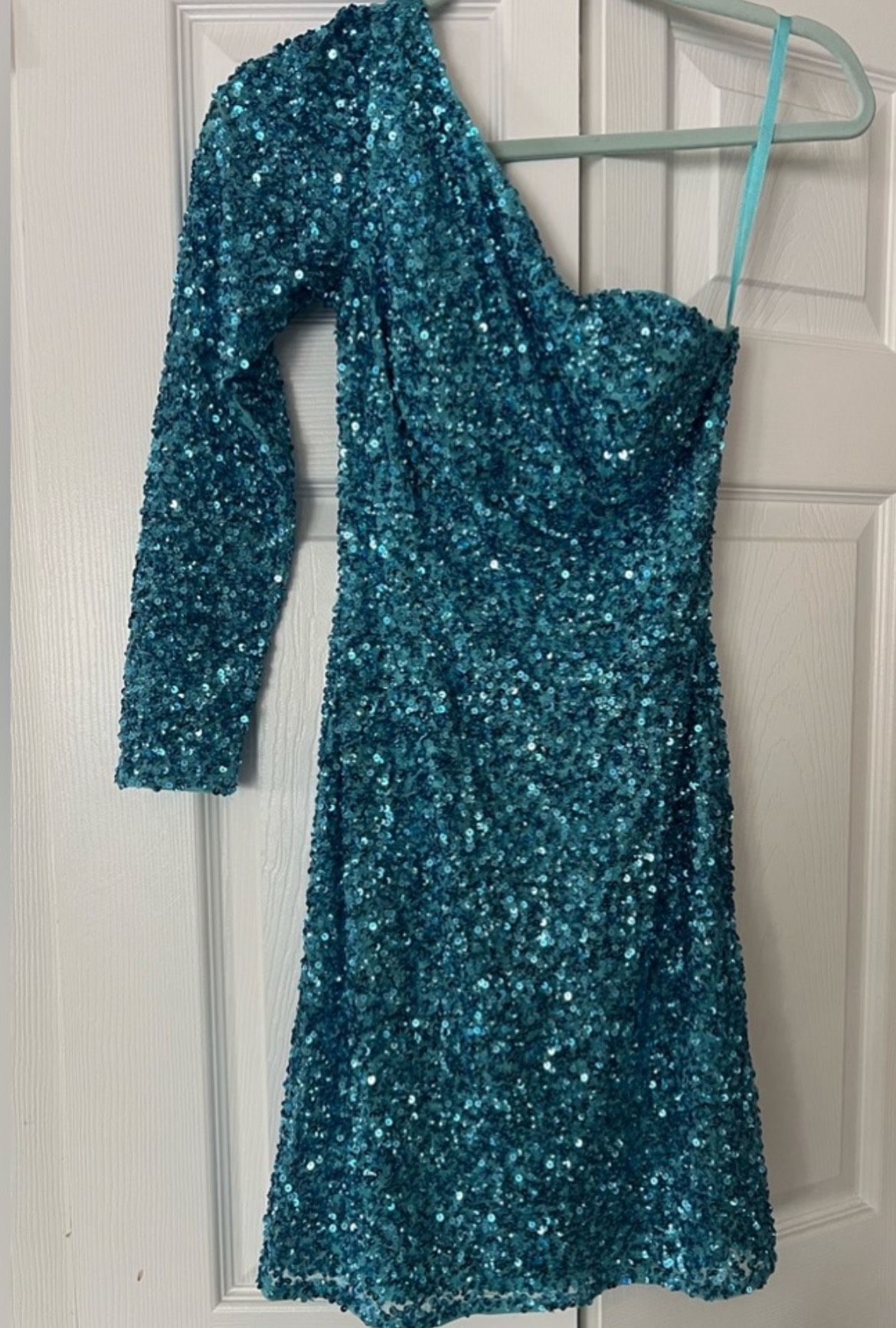 Ashley Lauren Size 2 One Shoulder Blue Cocktail Dress on Queenly