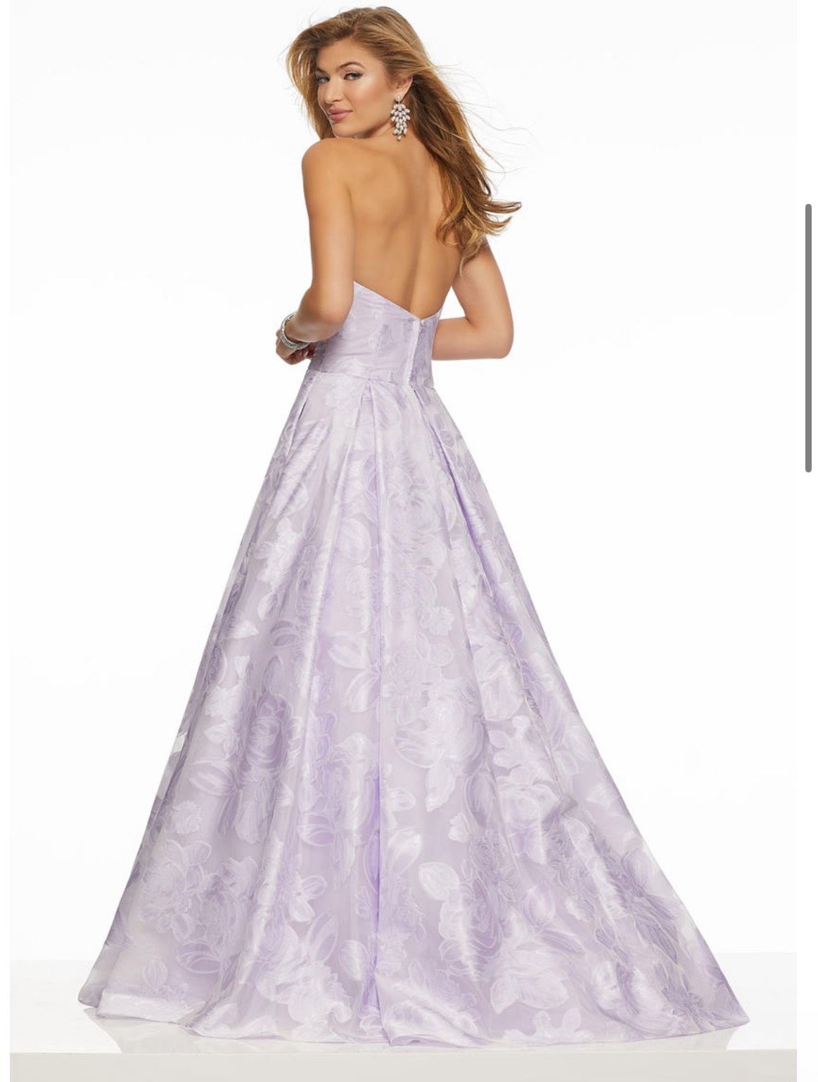 Style 43080 MoriLee Size 2 Prom Plunge Purple Ball Gown on Queenly