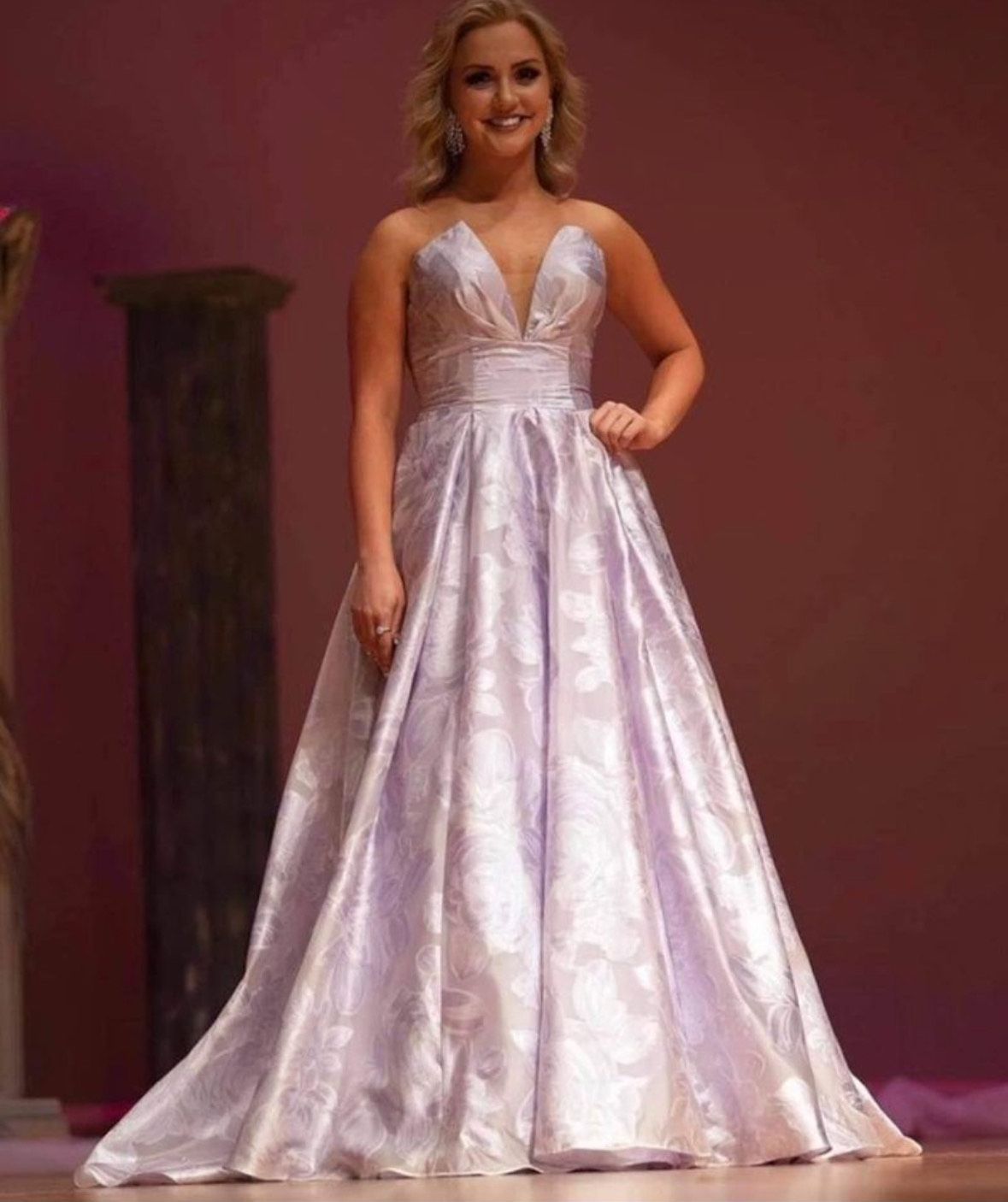 Style 43080 MoriLee Size 2 Prom Plunge Purple Ball Gown on Queenly