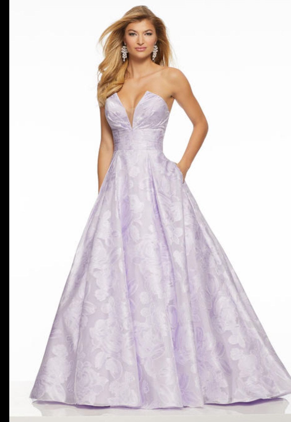 Queenly | Buy and sell prom, pageant, and formal dresses