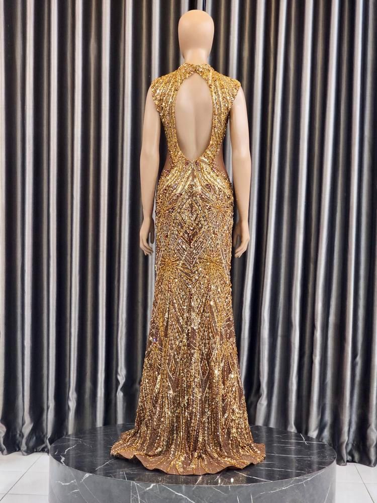 Size 6 Prom Plunge Gold A-line Dress on Queenly